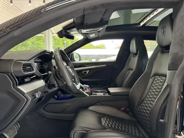 Lamborghini Urus view 16