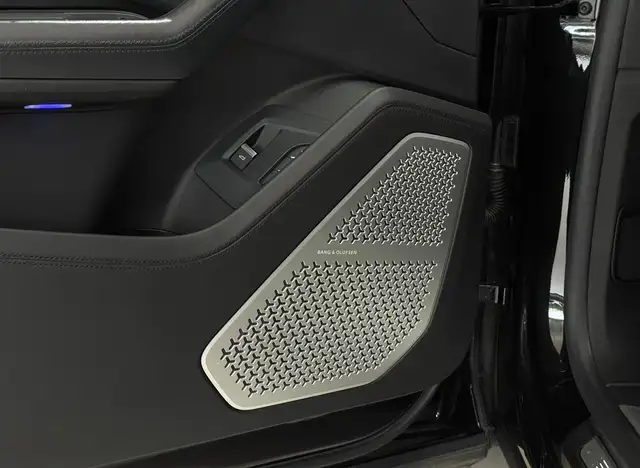 Lamborghini Urus view 25