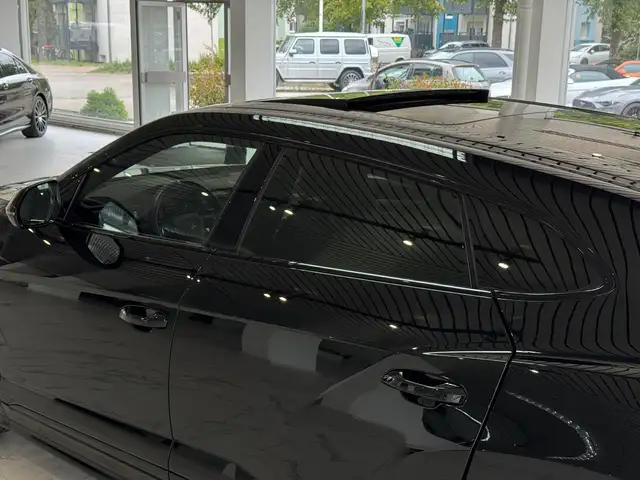 Lamborghini Urus view 11