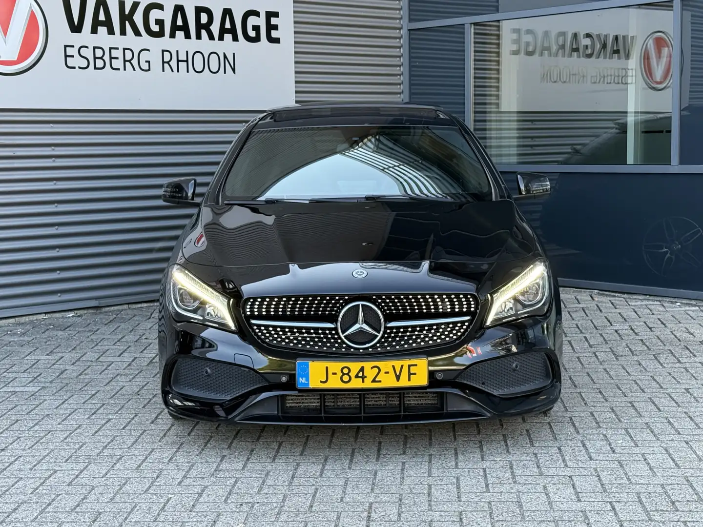 Mercedes-Benz CLA 200 Shooting Brake Prestige SCHUIFDAK,H/K SOUND Zwart - 2