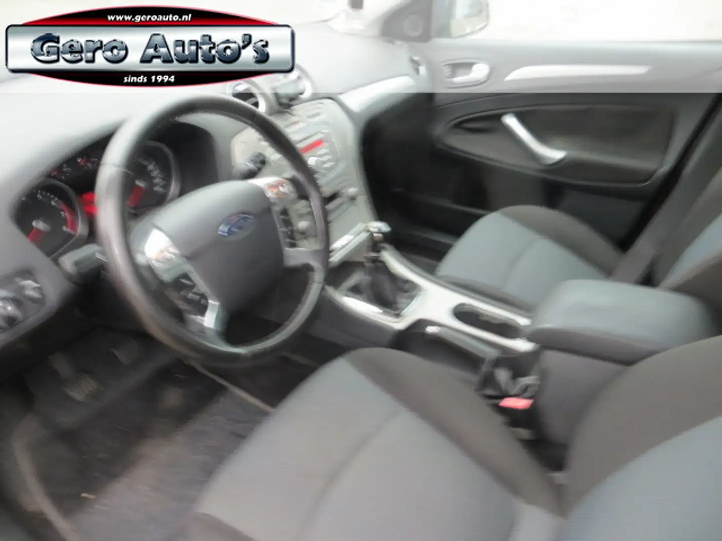 Ford Mondeo Wagon 2.0-16V Trend airco ecc trekhaak Grigio - 2