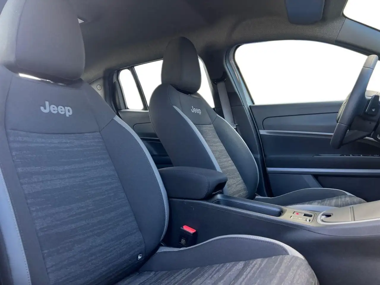 Jeep Avenger 1.2 Turbo e-Hybrid MHEV Longitude, миниатюра 20