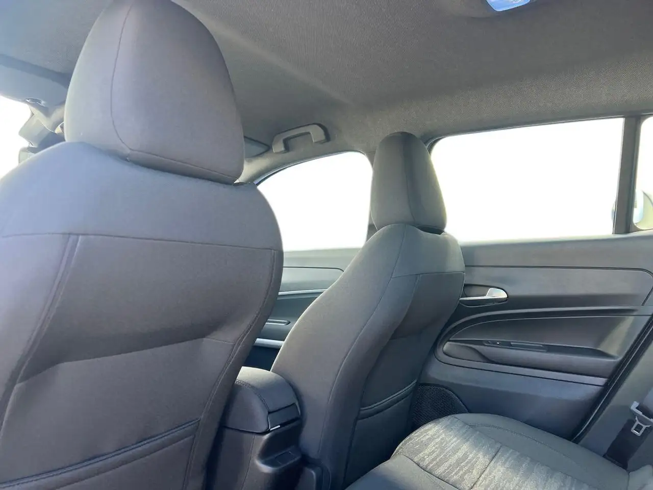 Jeep Avenger 1.2 Turbo e-Hybrid MHEV Longitude, миниатюра 21
