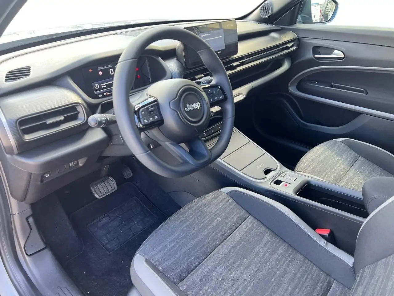 Jeep Avenger 1.2 Turbo e-Hybrid MHEV Longitude, миниатюра 9