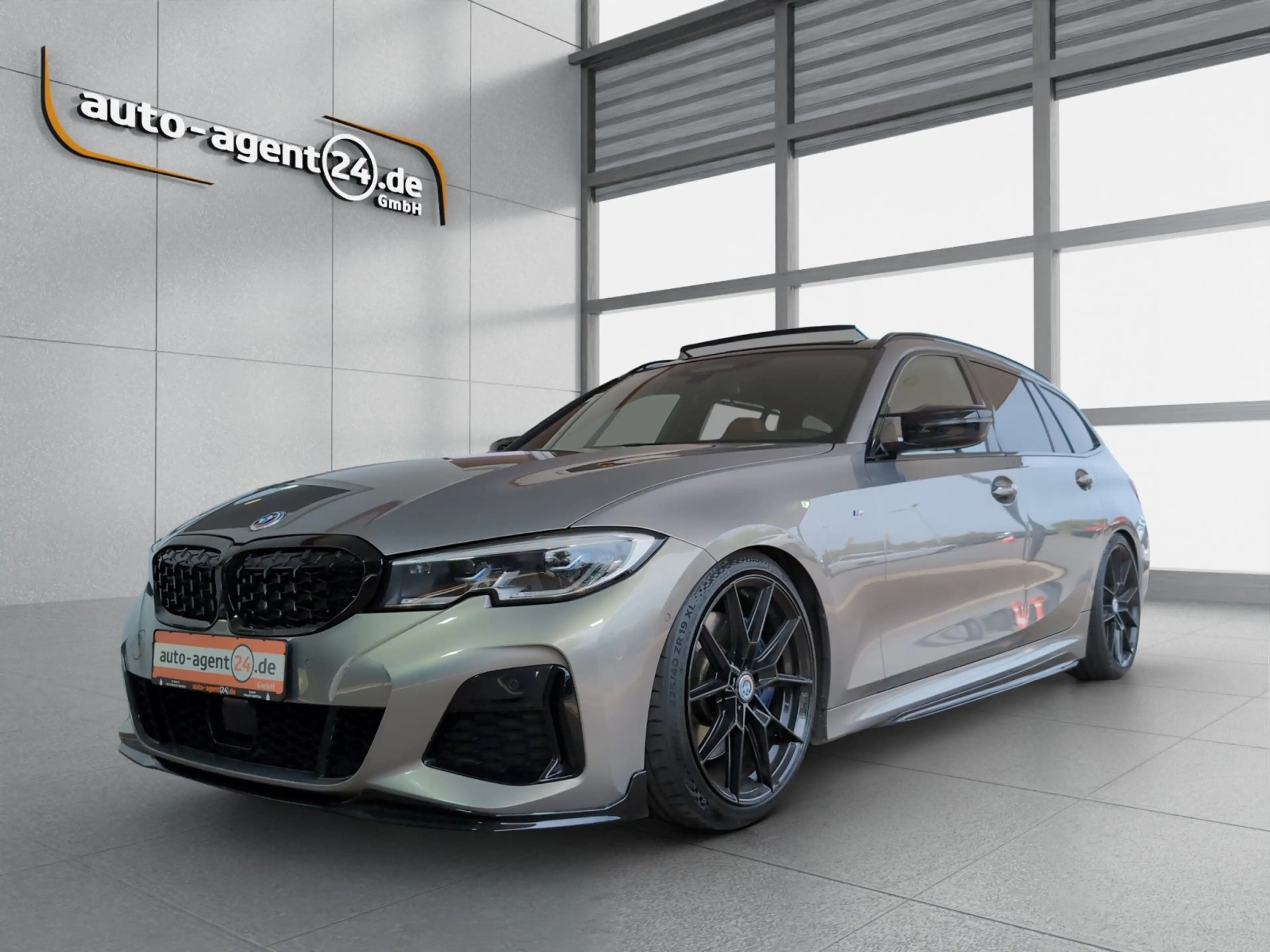 BMW M3 40i xD Exklusiv/Laser/Pano/Memory/ACC/LivePro/AHK — photo 2