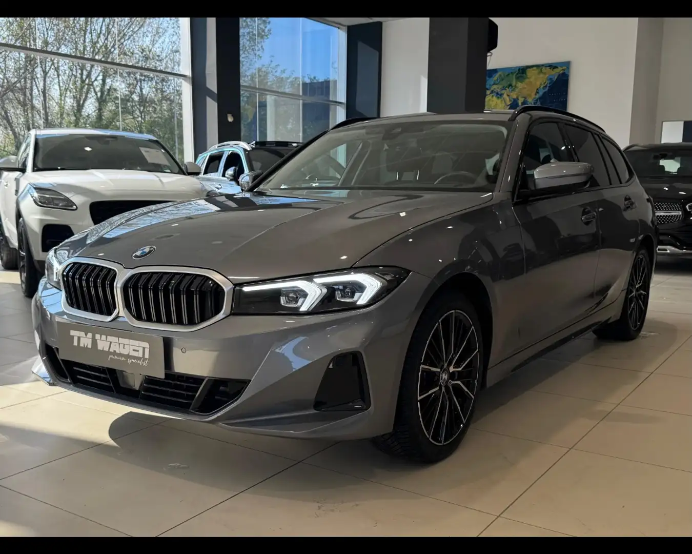 BMW 320 Serie 320d 48V MEHV xDrive Touring 4X4 190CV 2024 Gris - 1
