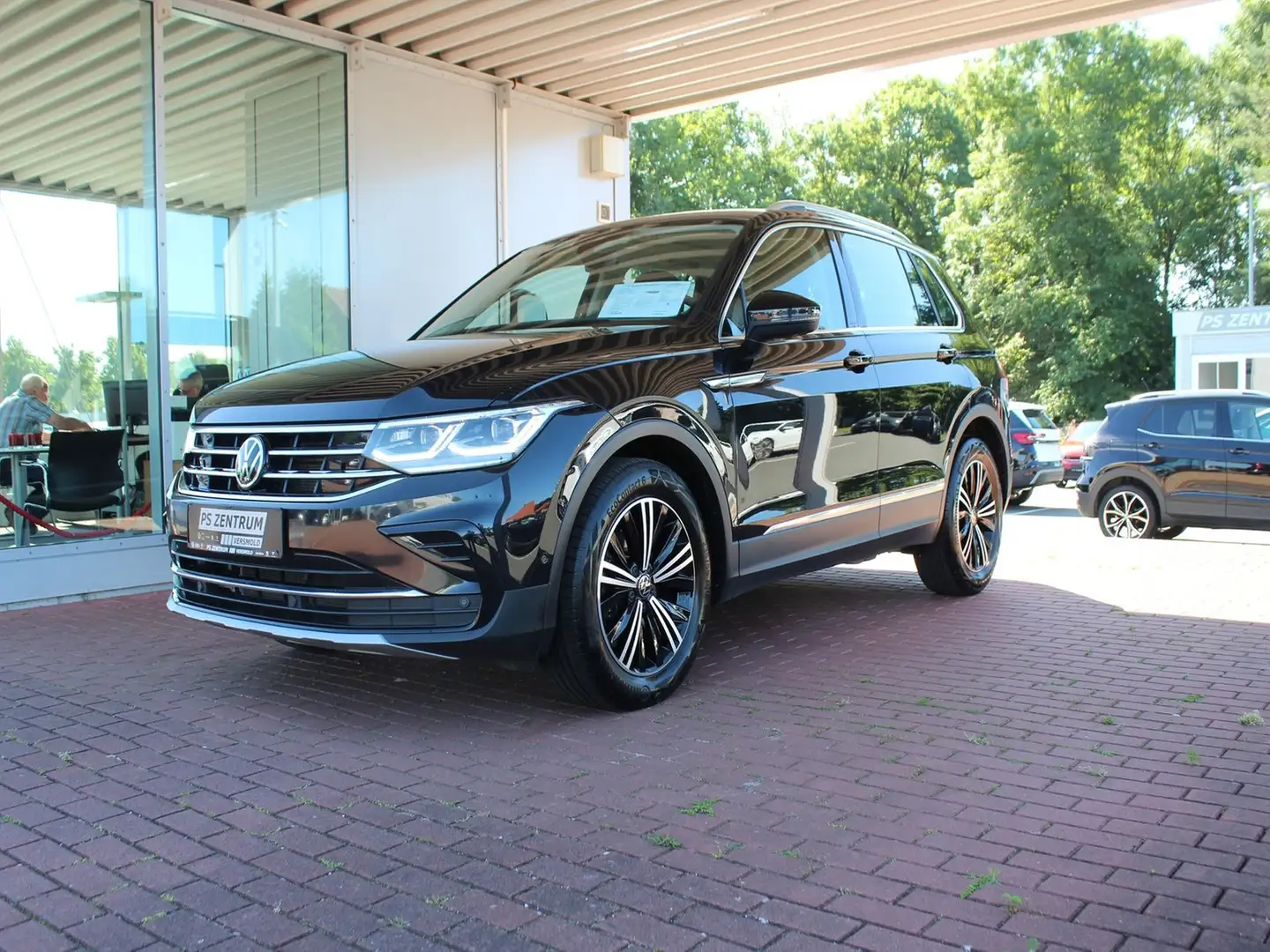 Volkswagen Tiguan 2.0 TDI Elegance Schwarz - 2