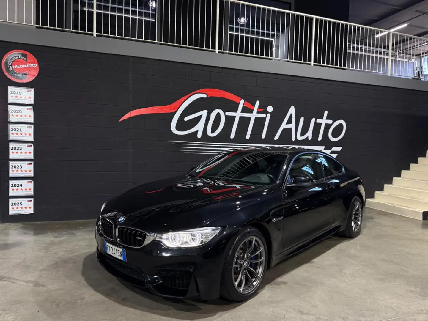 BMW M4 UFFICIALE ITALIANA UNICOPROPRIETARIO SERVICE BMW Zwart - 1