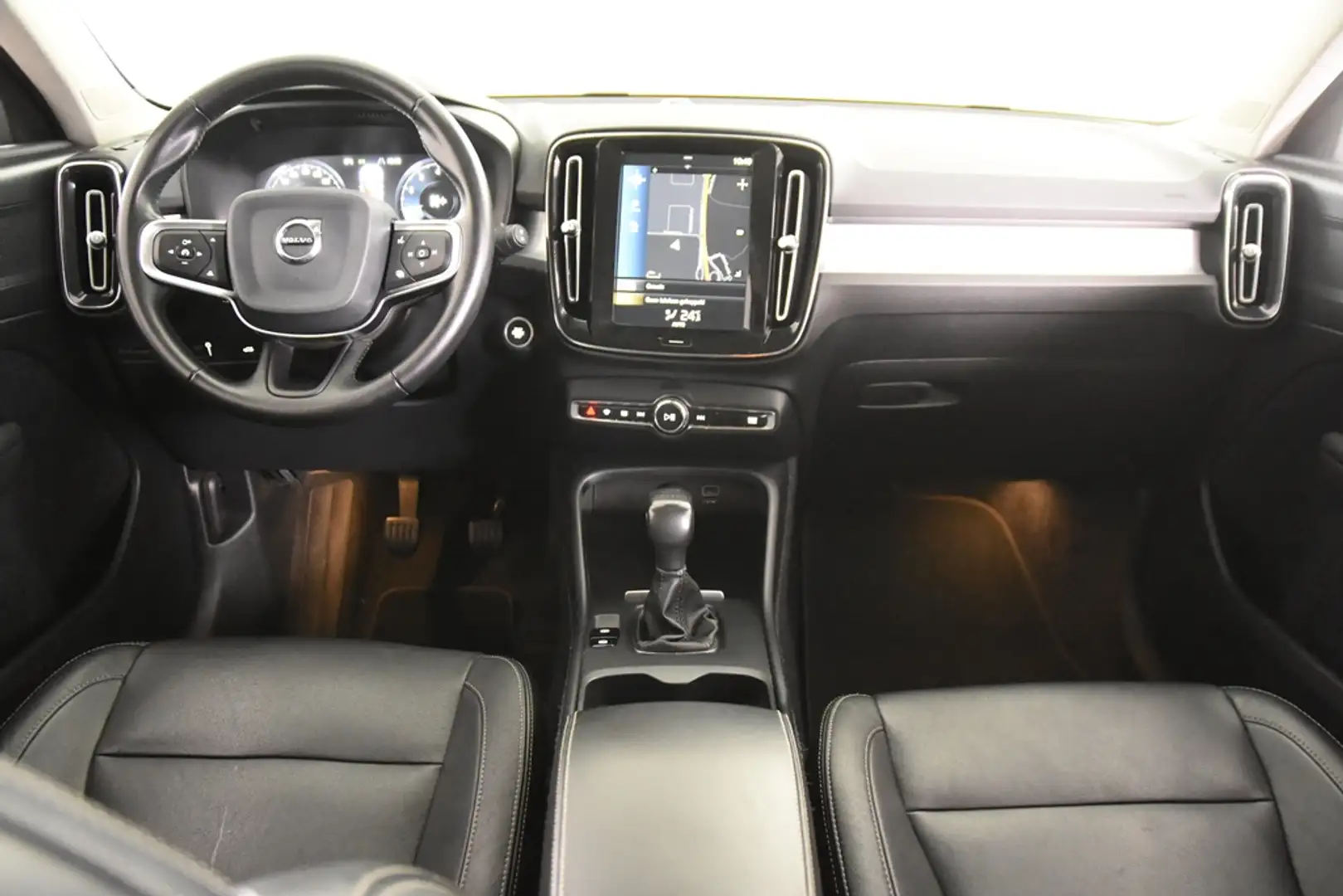 Volvo XC40 1.5 T3 Inscription *1ste Eigenaar*Leer*Navigatie*C Zwart - 2