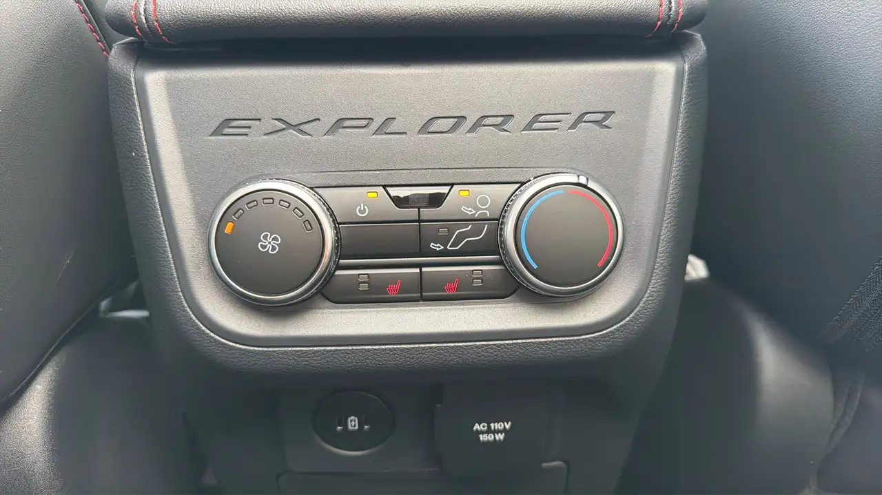Ford Explorer снимка Ford Explorer