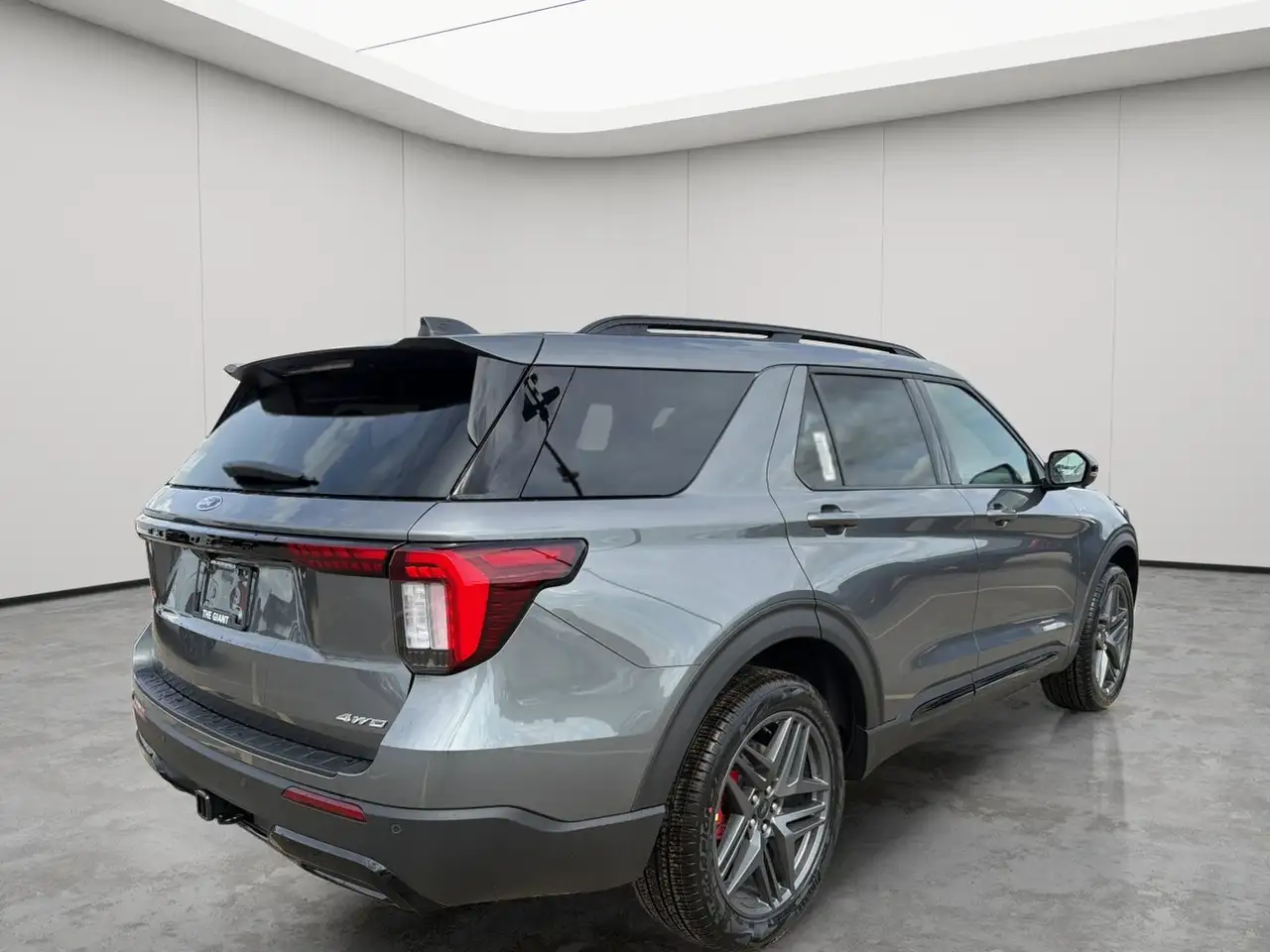 Ford Explorer снимка Ford Explorer