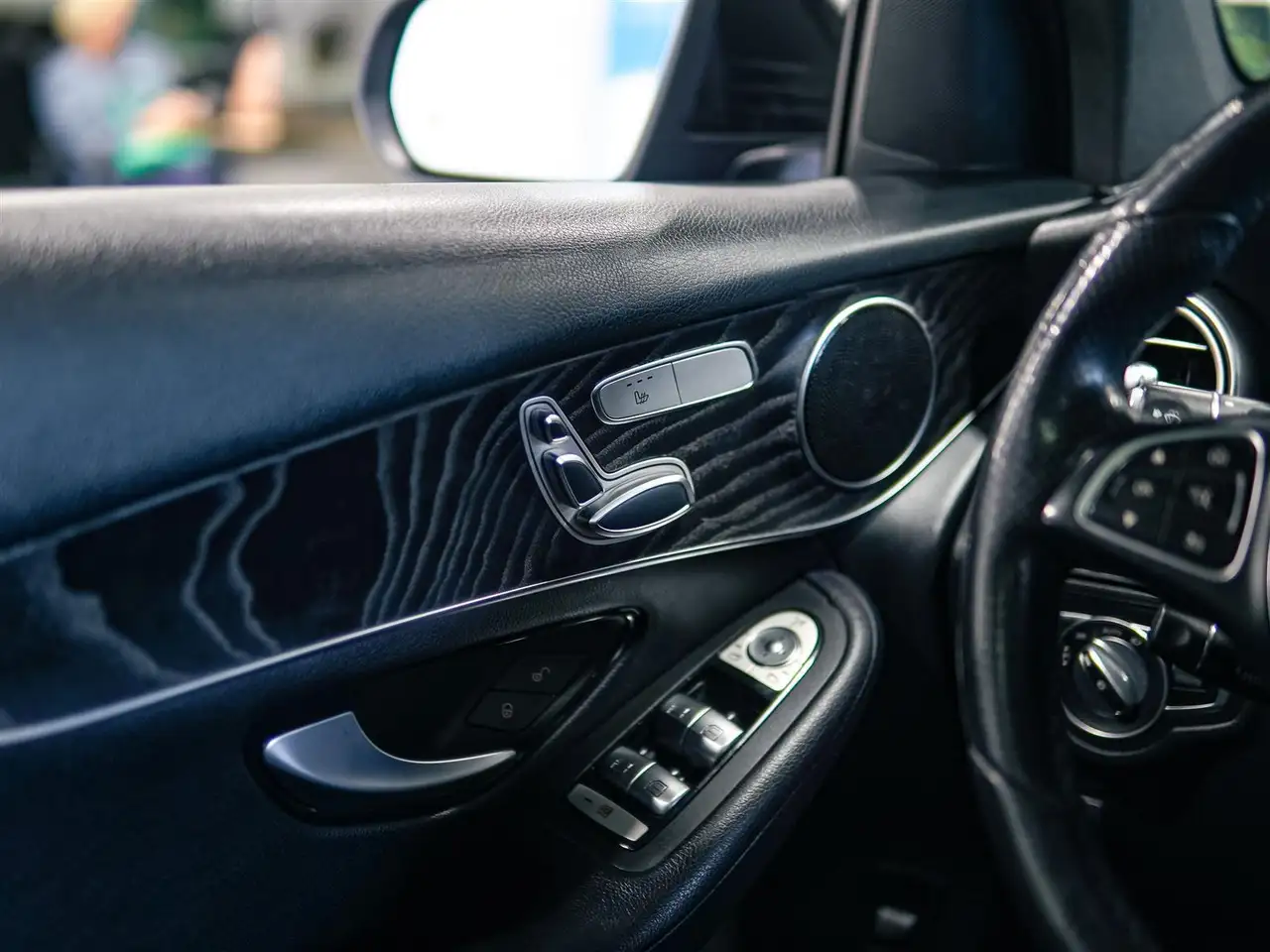 Mercedes-Benz GLC снимка Mercedes-Benz GLC