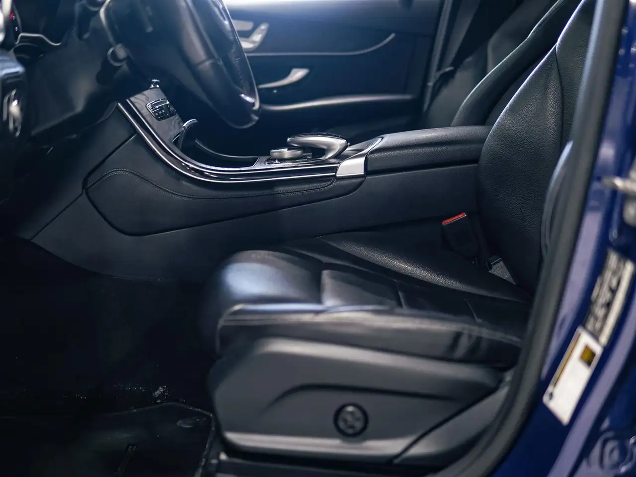 Mercedes-Benz GLC снимка Mercedes-Benz GLC