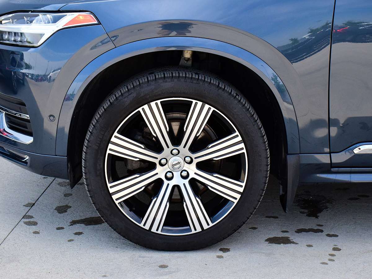 2024 Volvo XC90 B6 AWD Ultimate Bright Theme 7-Seater alt 5