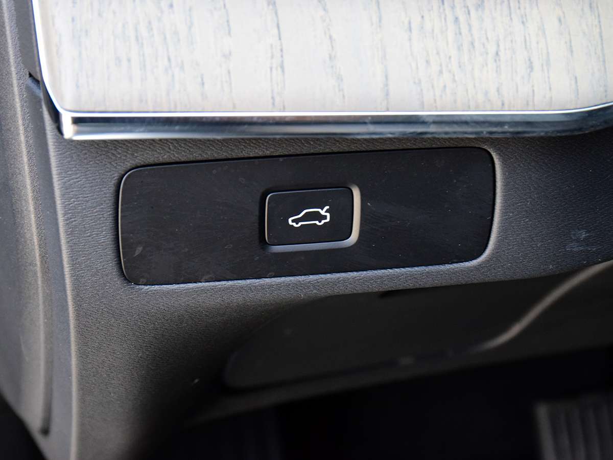 2024 Volvo XC90 B6 AWD Ultimate Bright Theme 7-Seater thumb 14