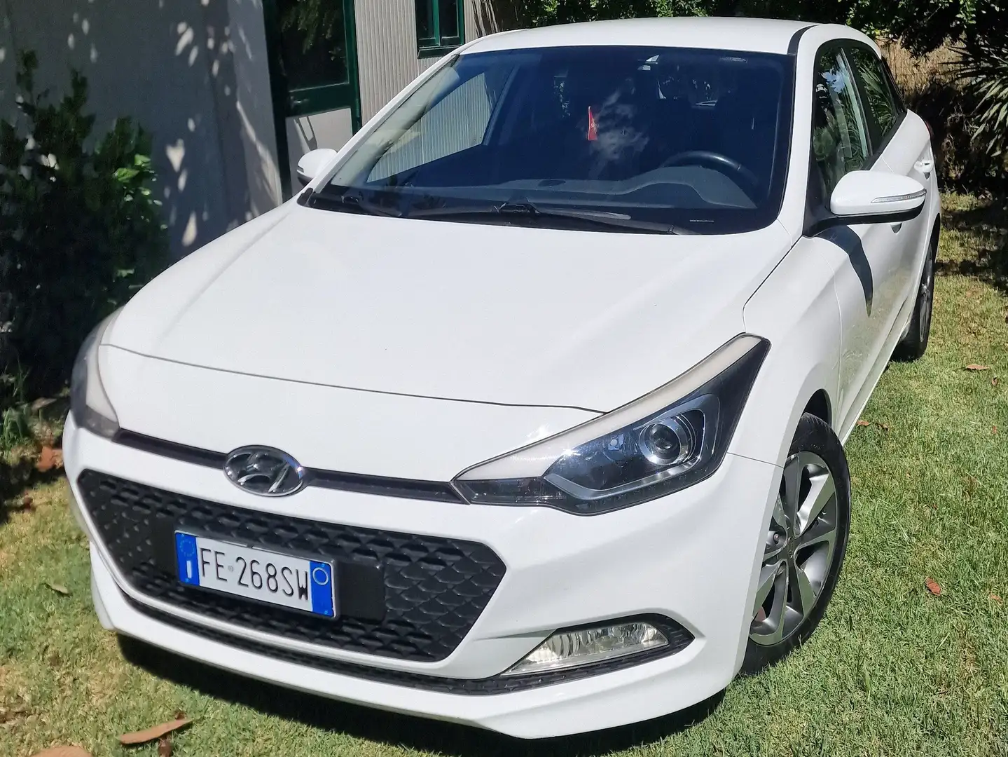 Hyundai i20 i20 II 2015 5p 1.2 Comfort econext 84cv Bianco - 1