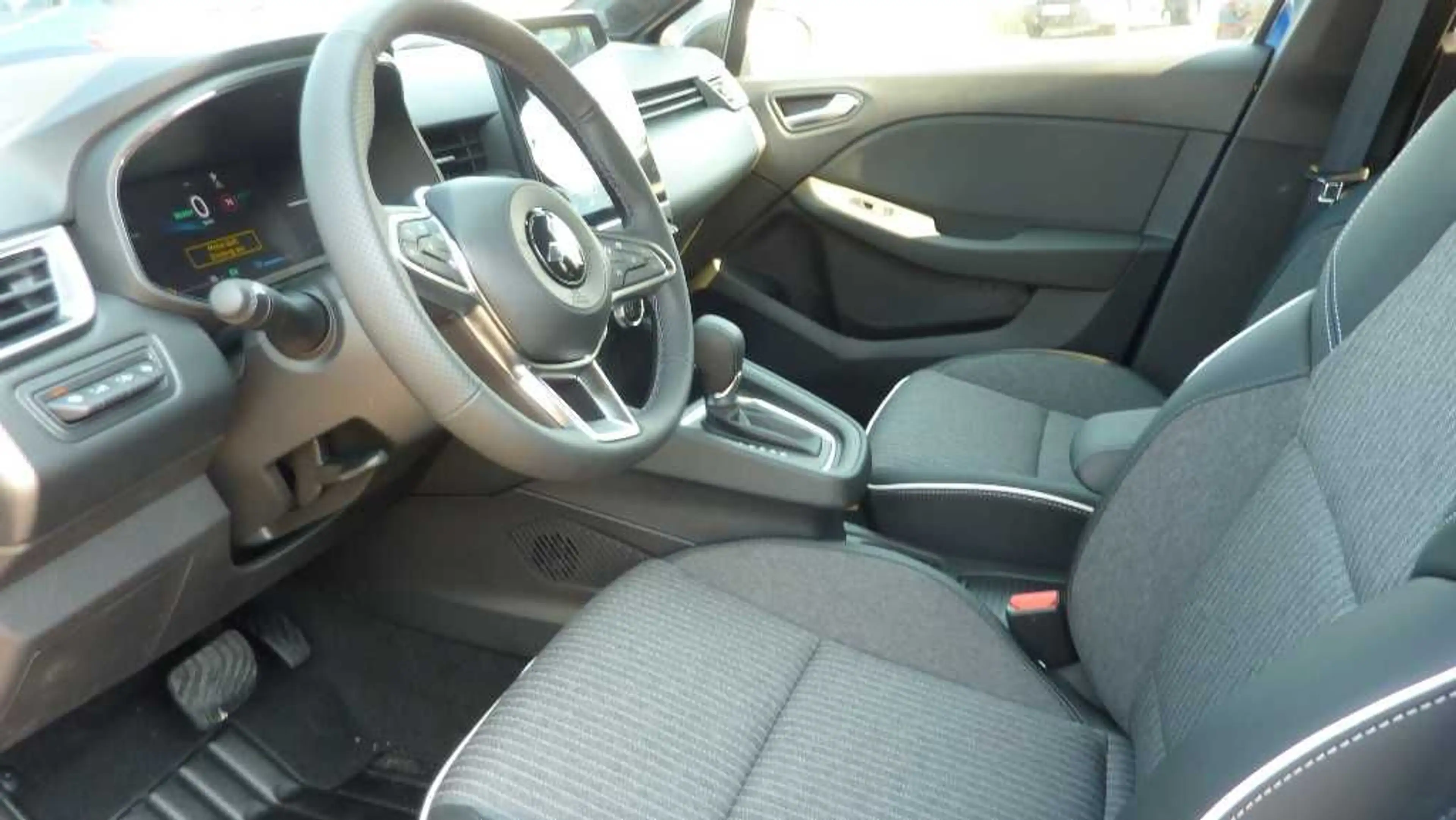 Mitsubishi Colt EDITION 1.6 Automatik alle Farben — photo 12
