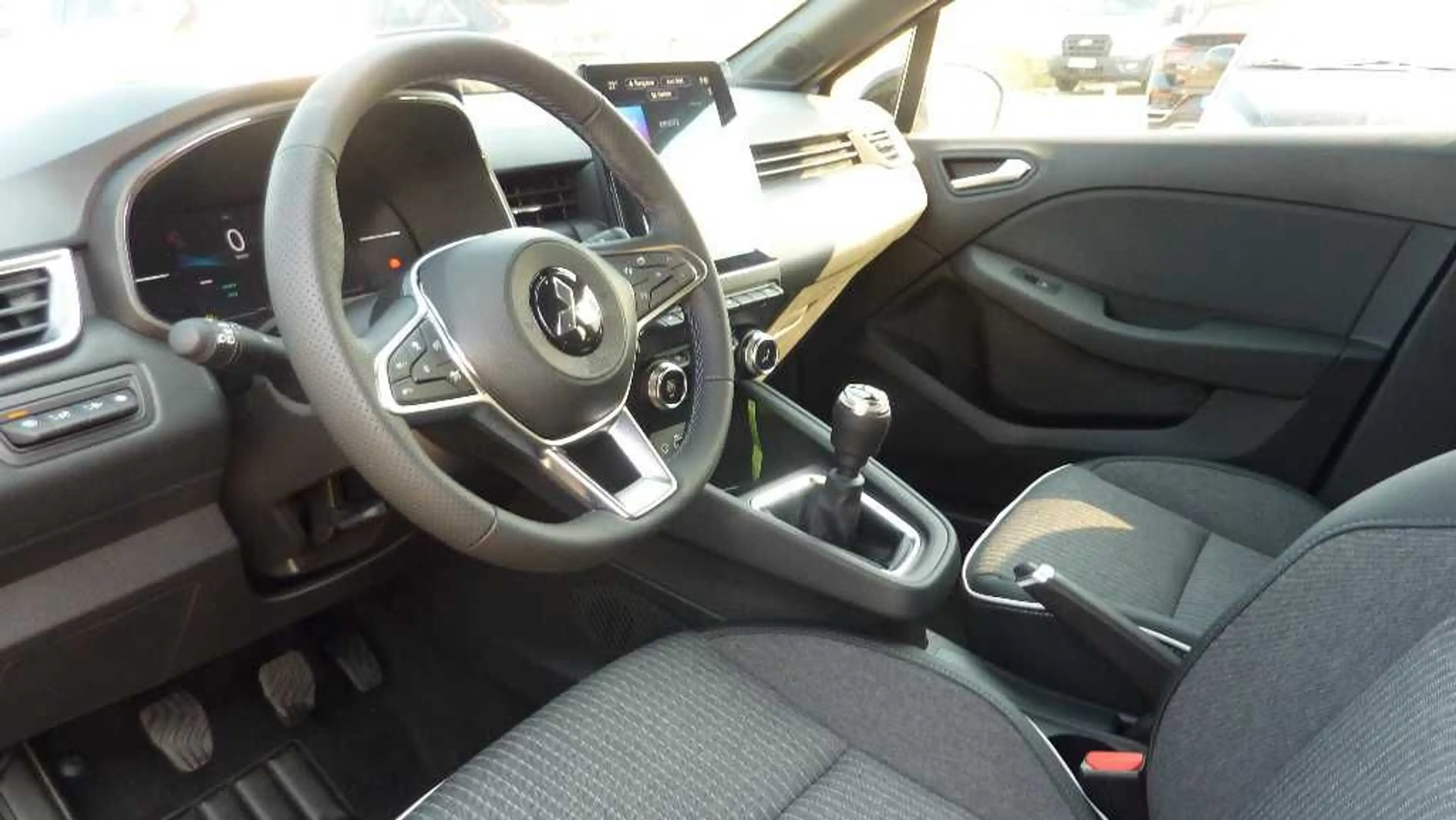 Mitsubishi Colt EDITION 1.6 Automatik alle Farben — photo 13