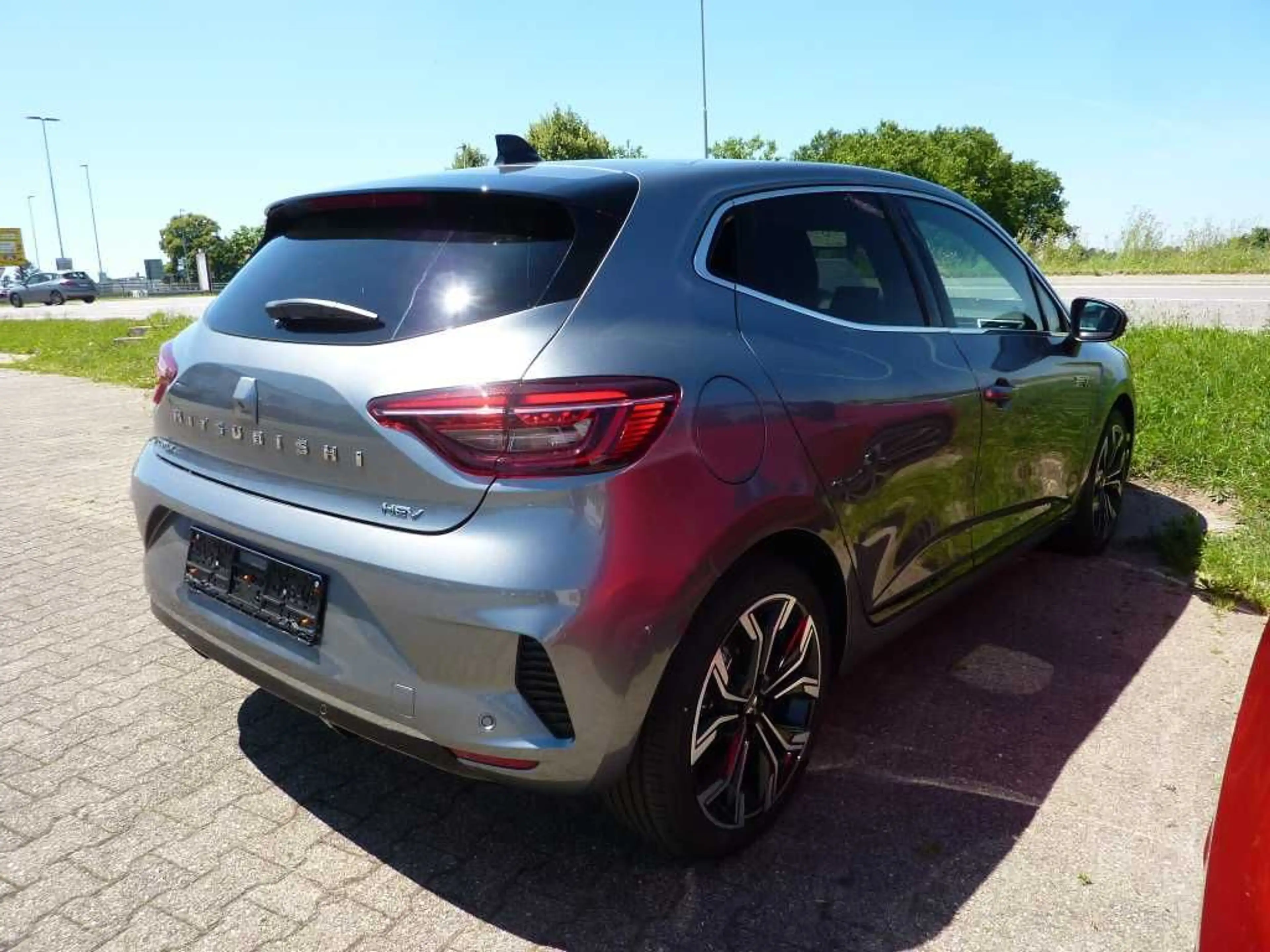 Mitsubishi Colt EDITION 1.6 Automatik alle Farben — photo 2