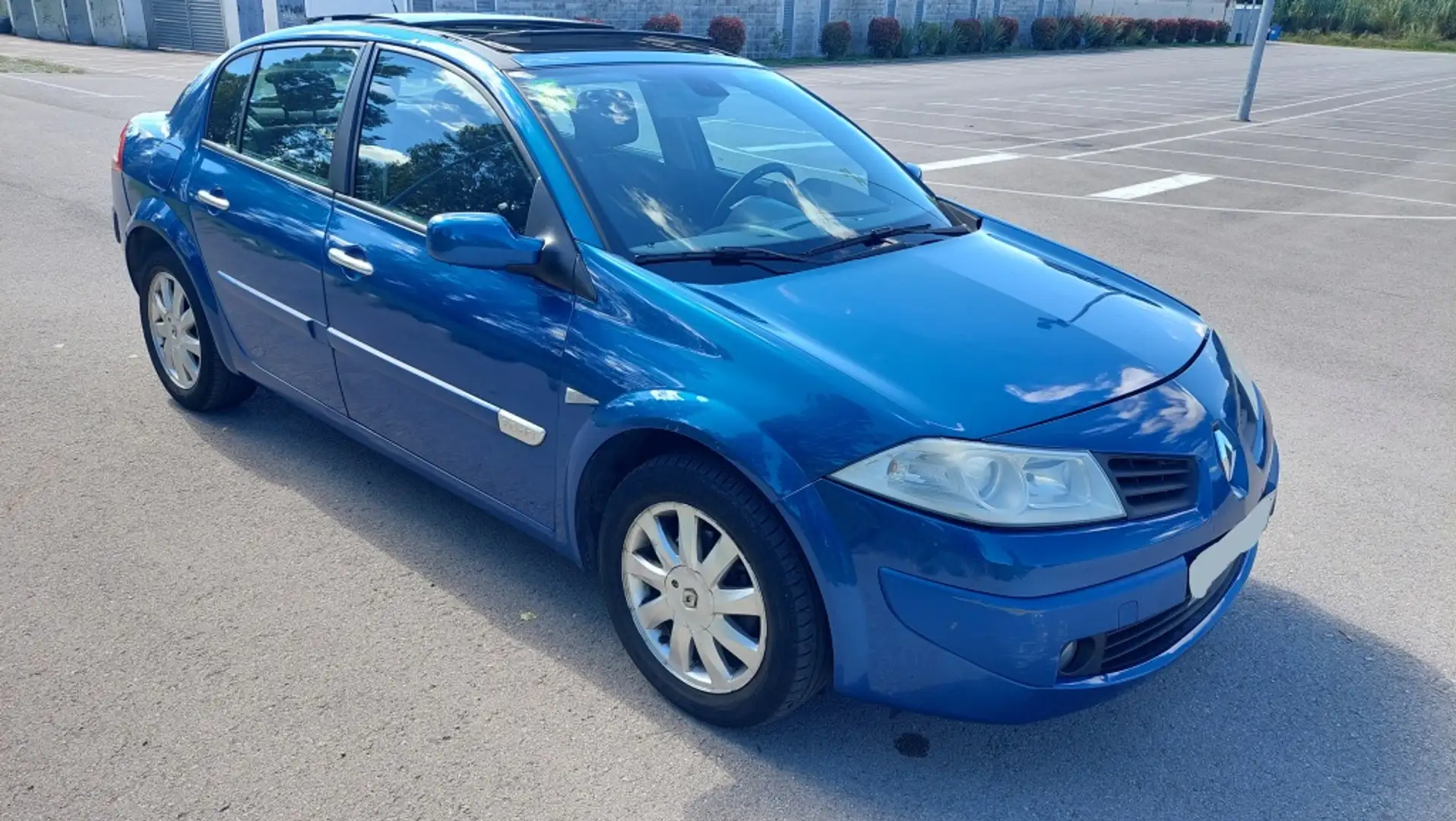 Renault Megane Sedán 2.0dCi Luxe Dynamique Azul - 2