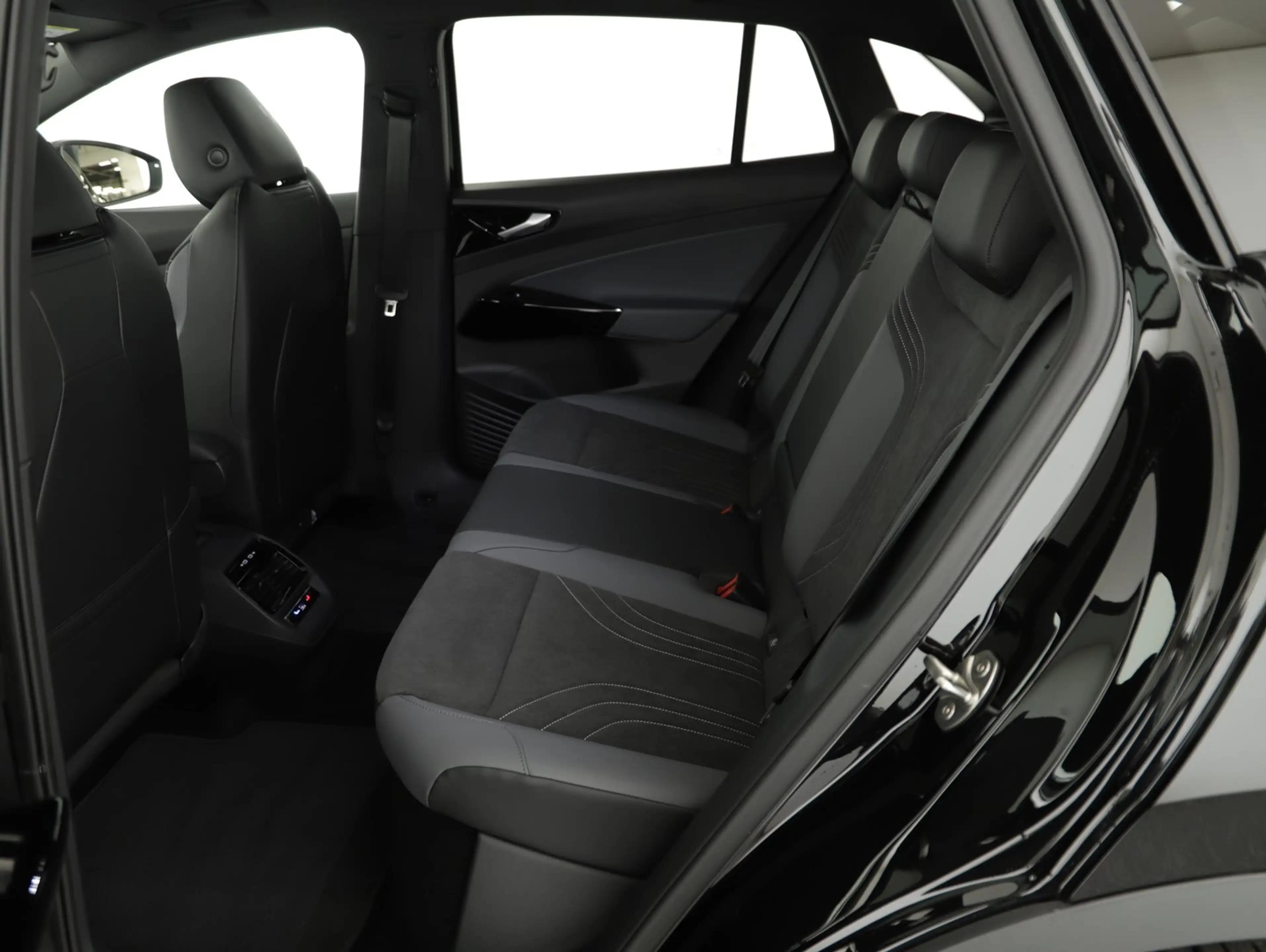 Volkswagen ID.4 Pro 4MOTION 210 kW Business — photo 10
