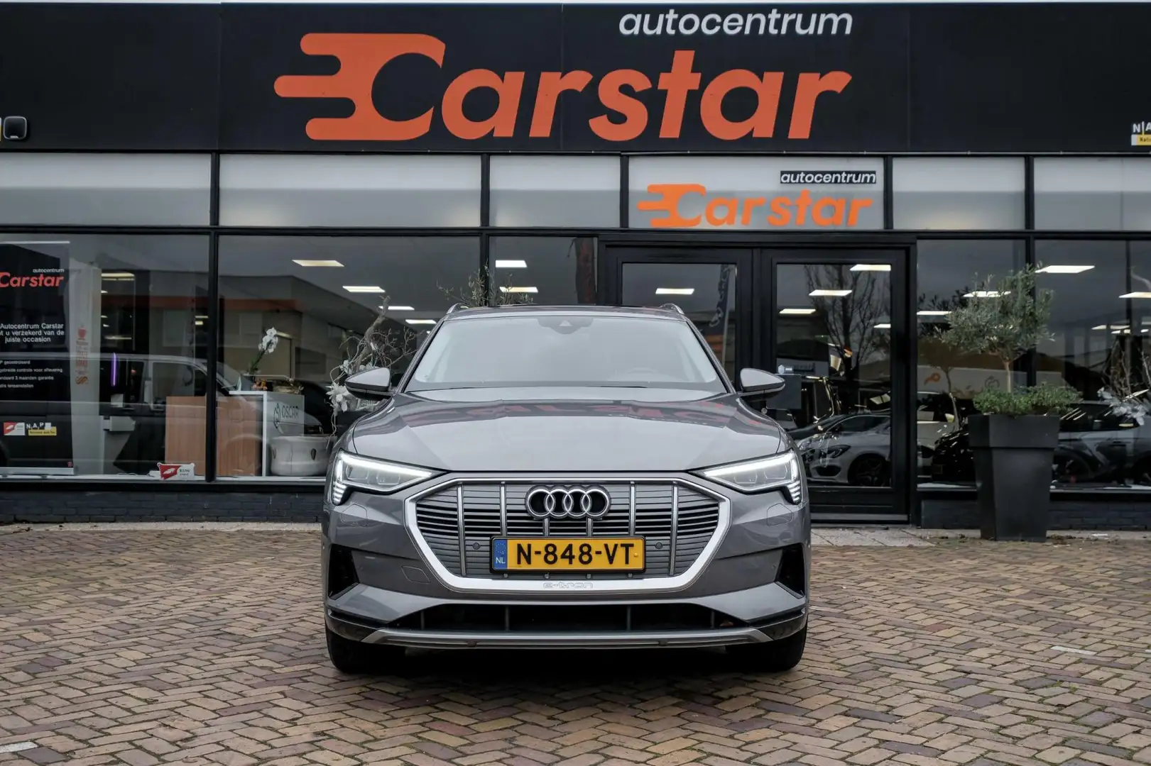 Audi e-tron E-tron|Dak|Leer| 55 quattro Pro Line Plus 95 kWh Grijs - 2