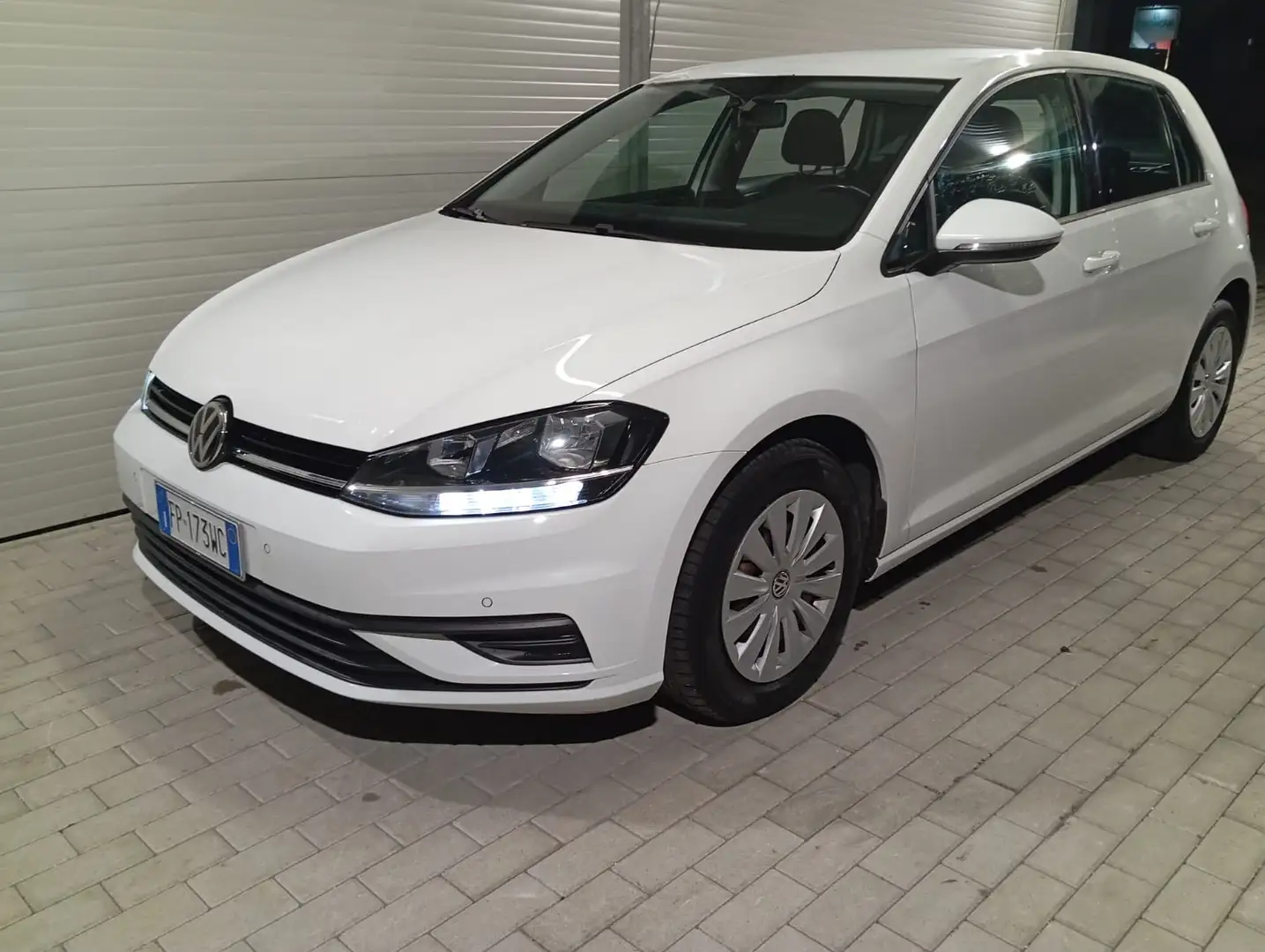 Volkswagen Golf Golf VII 2017 5p 5p 1.0 tsi Trendline Tech Bianco - 2
