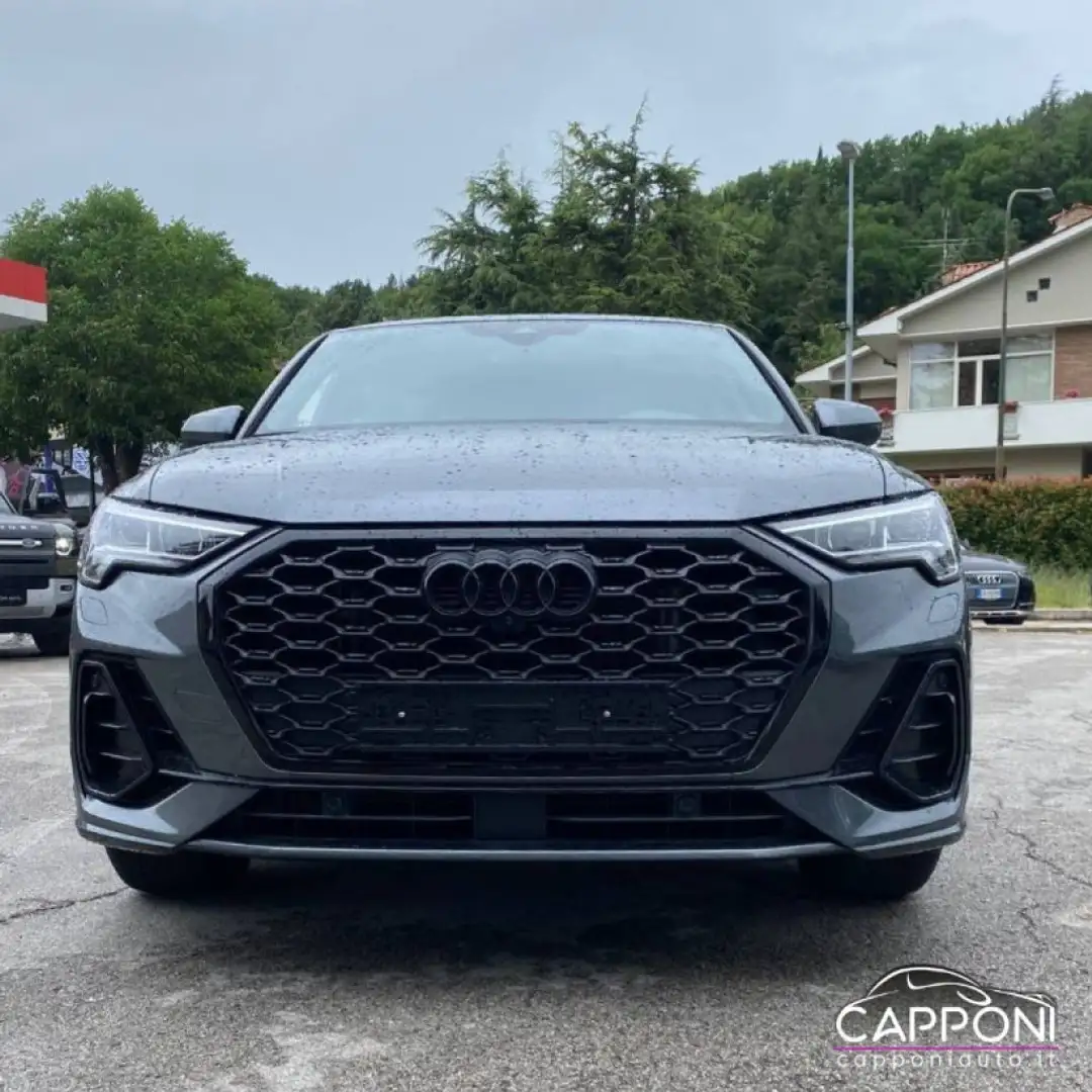 Audi Q3 45 TFSI e S tronic Grigio - 2