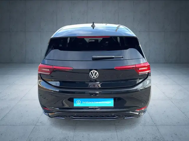 Volkswagen Id.3 view 5