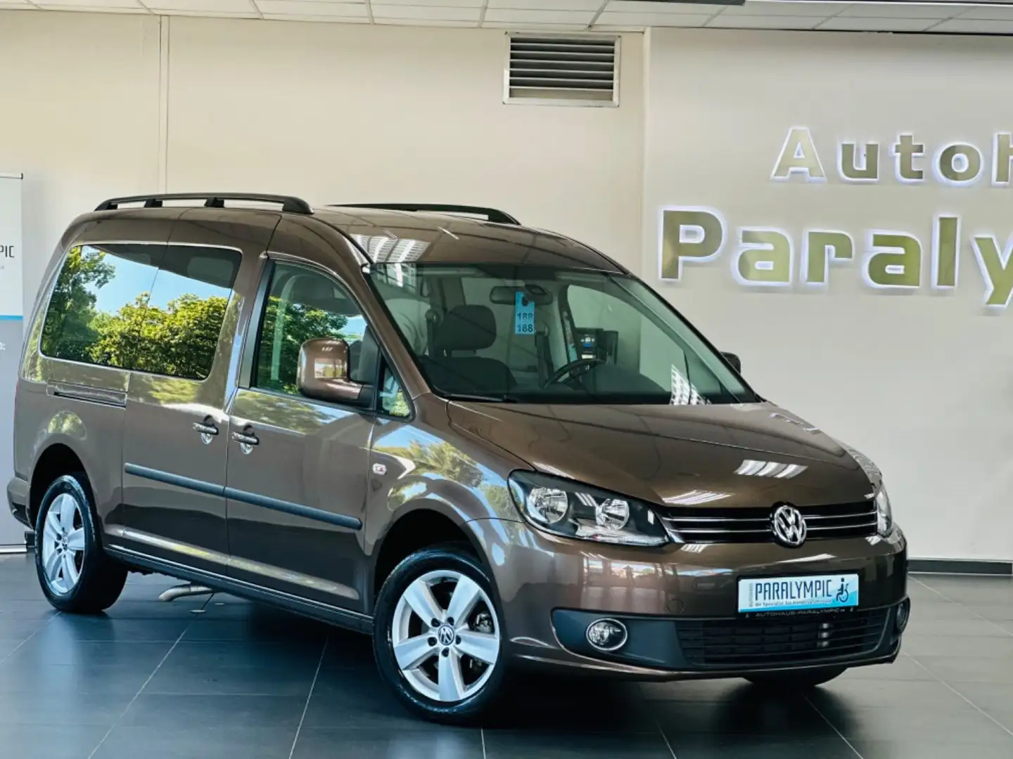 Volkswagen Caddy Maxi DSG Rollstuhlgerecht-Rampe + Ladeboy Braun - 2