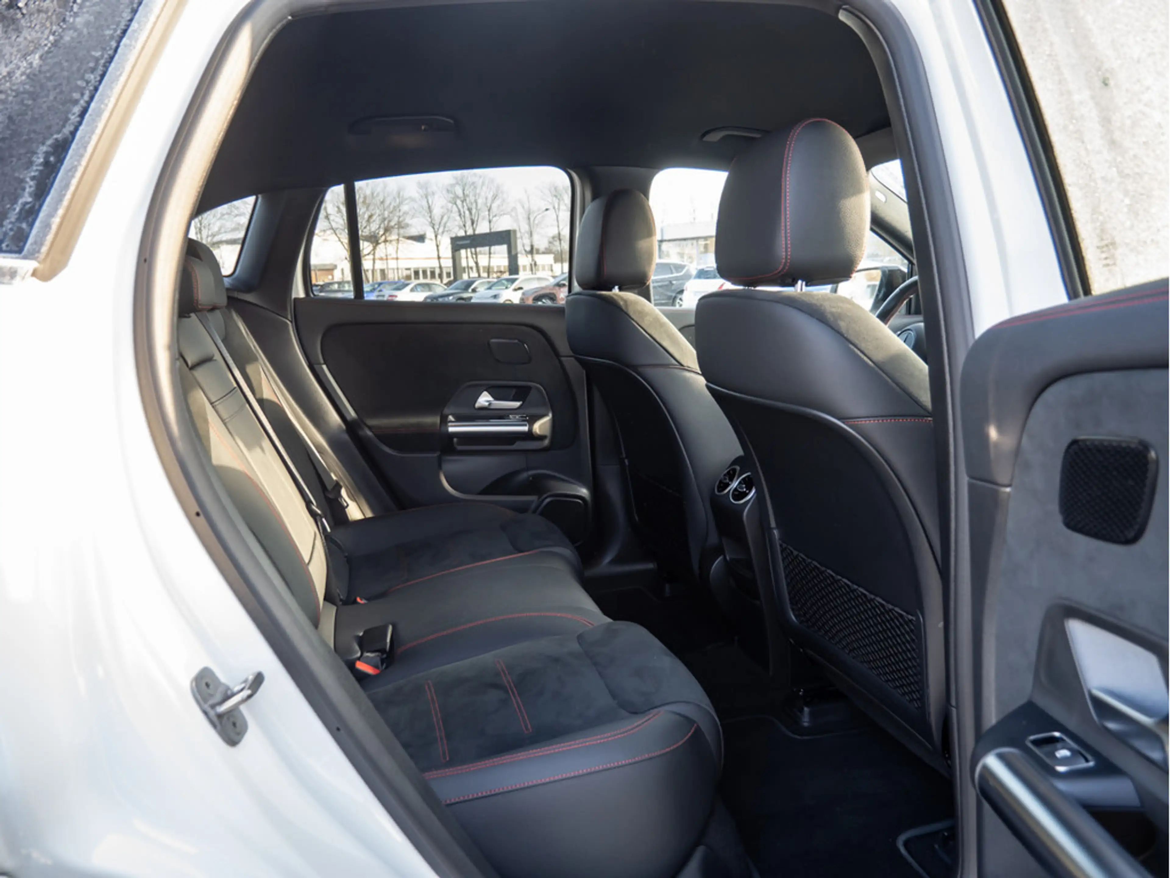 Mercedes-Benz EQA 350 4M AMG Sport Advanced+ Distr. LED Nav — photo 9