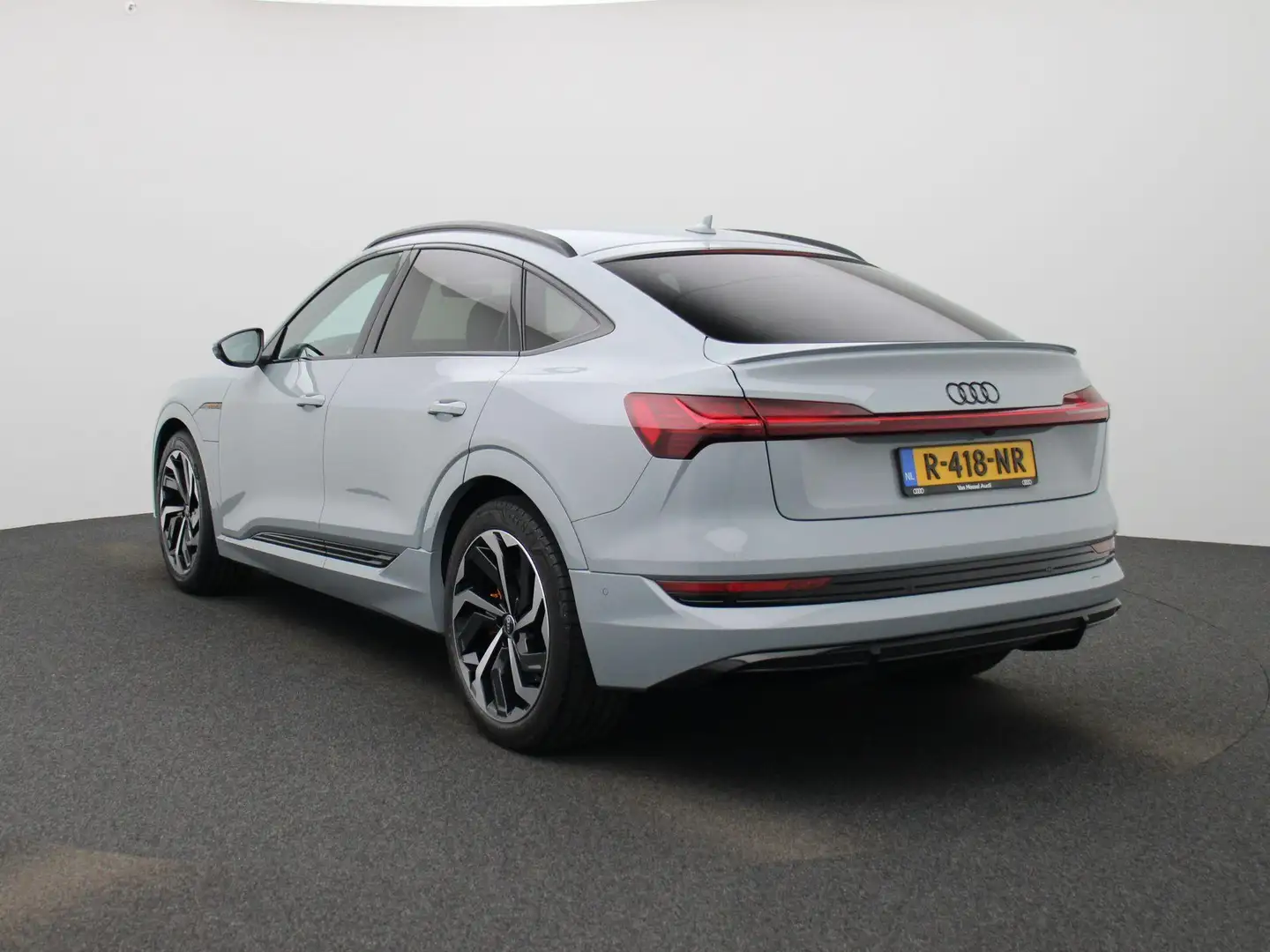 Audi e-tron Sportback 55 quattro S edition 95 kWh | NAVIGATIE Gris - 2