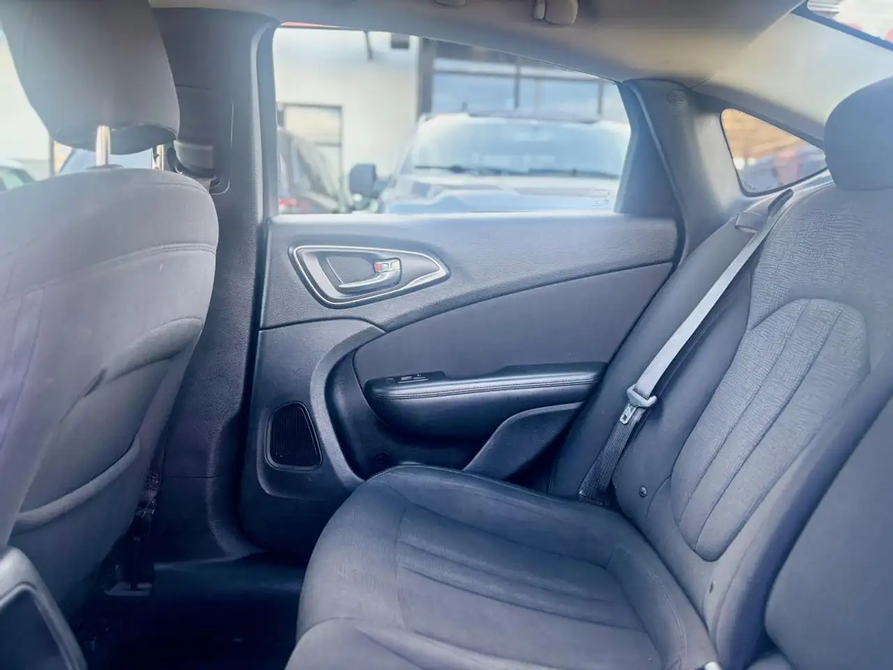 Chrysler 200 снимка Chrysler 200
