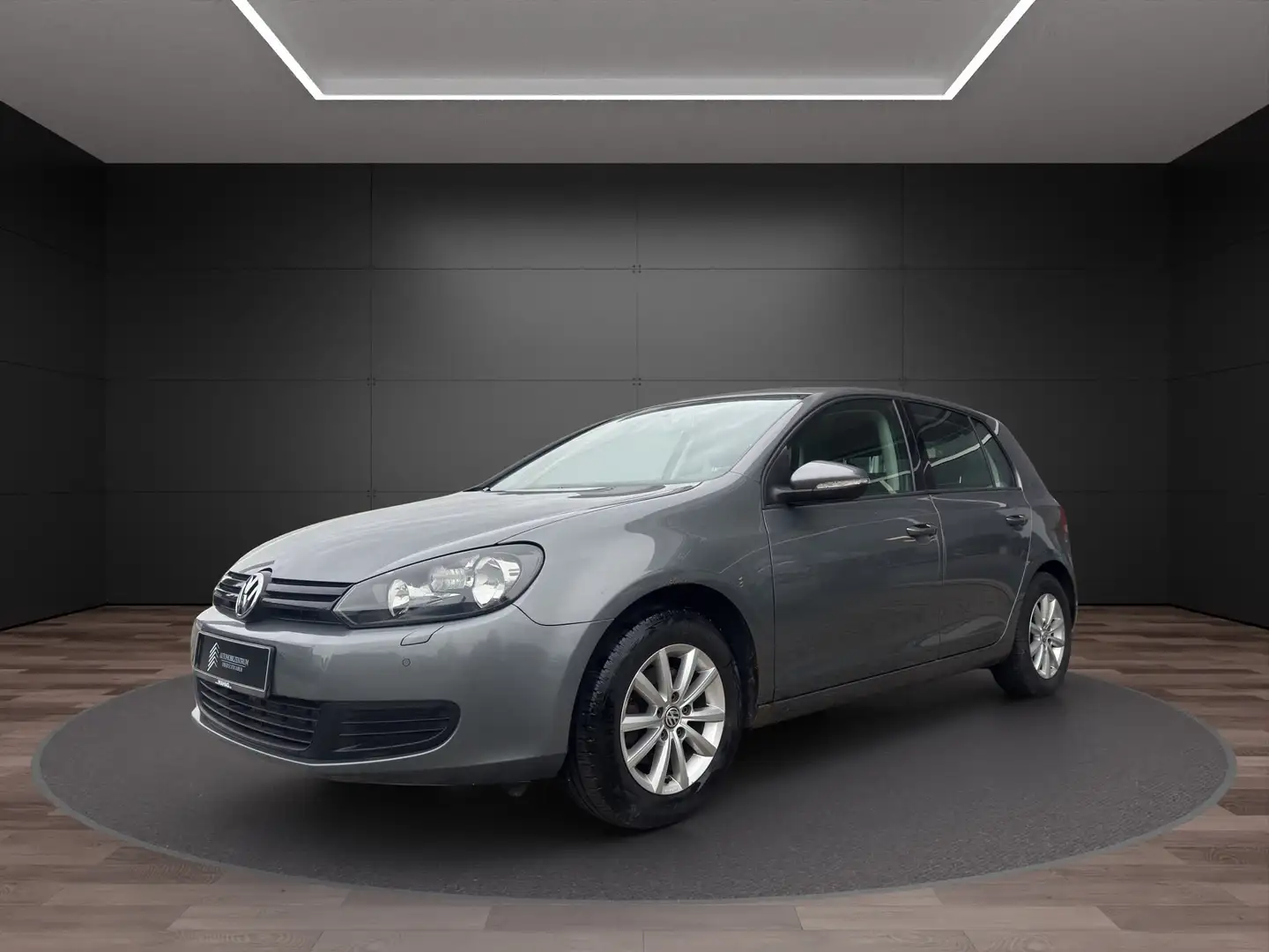 Volkswagen Golf Trendline Gris - 1