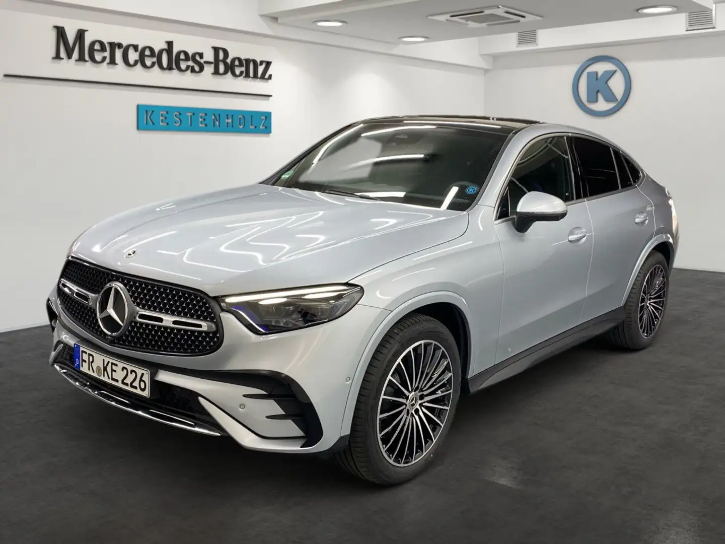 Mercedes-Benz GLC 220 d 4Matic AMG+PANO+AHK+DIGITAL+PARK+DISTR Silber - 2