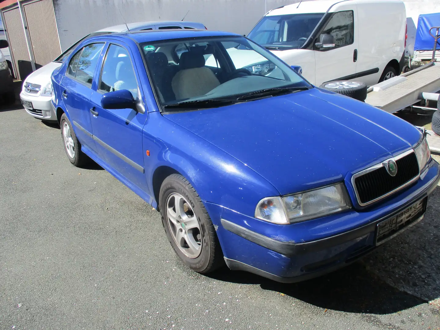 Skoda Octavia Octavia 1.6 GLX Albastru - 1