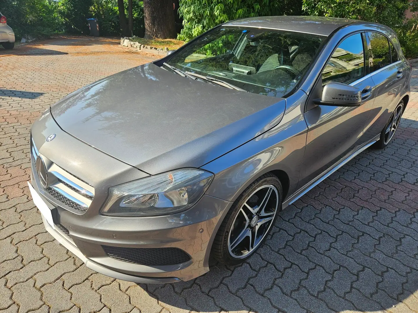 Mercedes-Benz A 180 Classe A 180 CDI PACCHETTO AMG INTERNO - ESTERNO Gris - 1