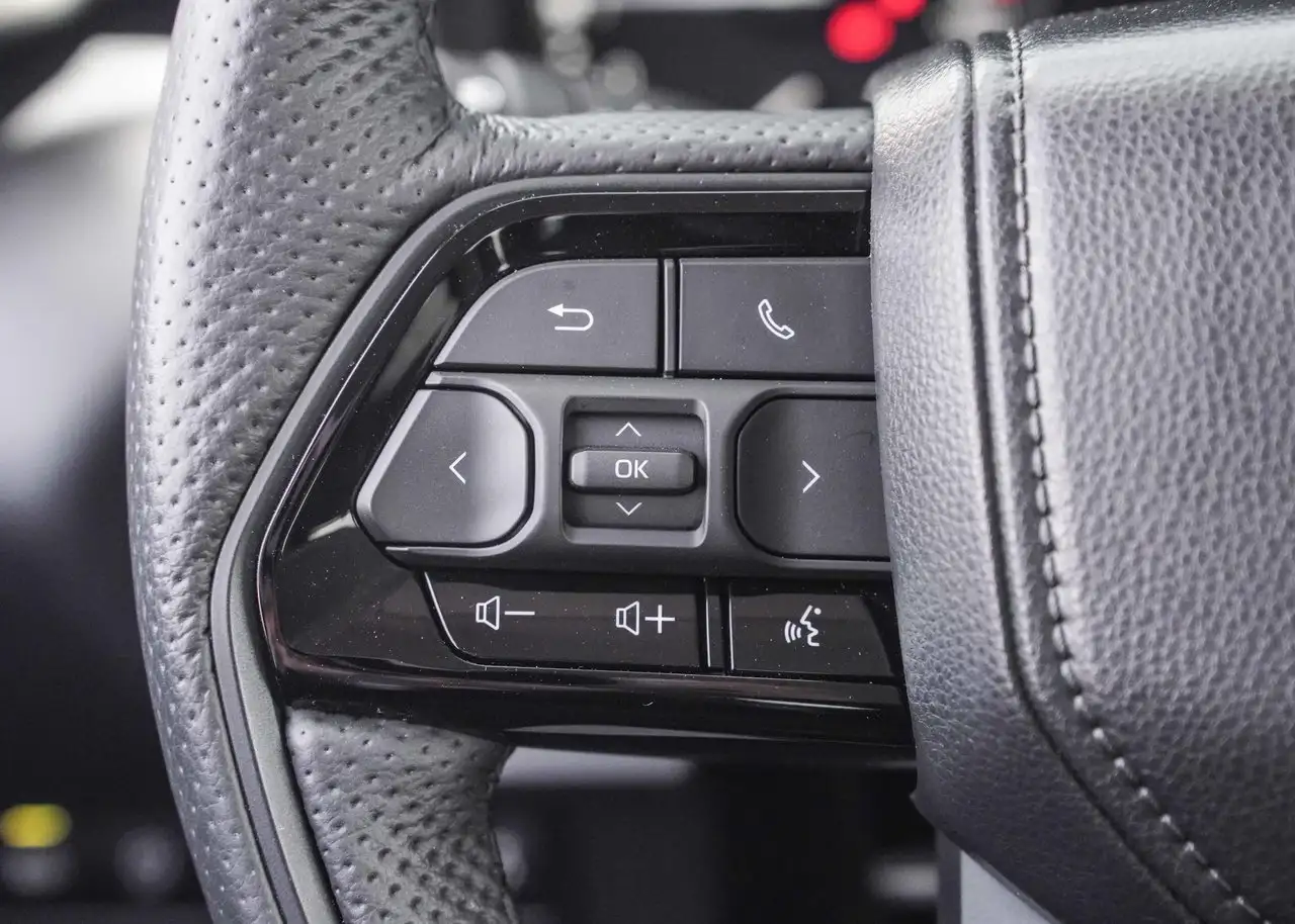 Toyota Tundra снимка Toyota Tundra