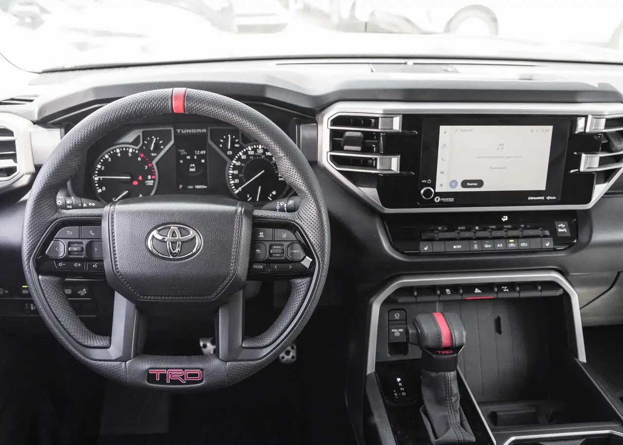Toyota Tundra снимка Toyota Tundra