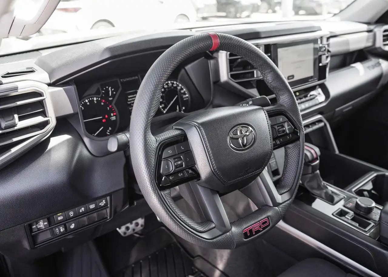 Toyota Tundra снимка Toyota Tundra
