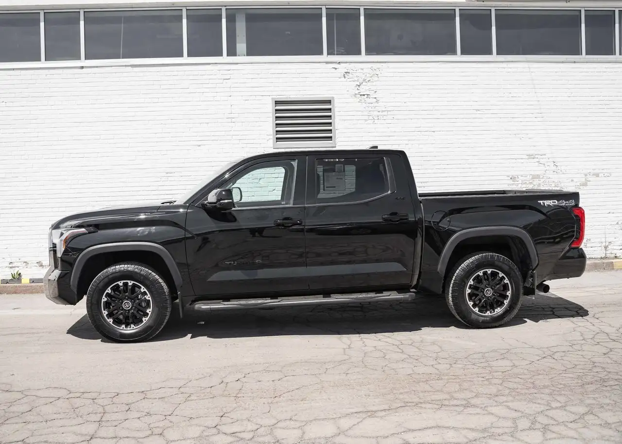 Toyota Tundra снимка Toyota Tundra