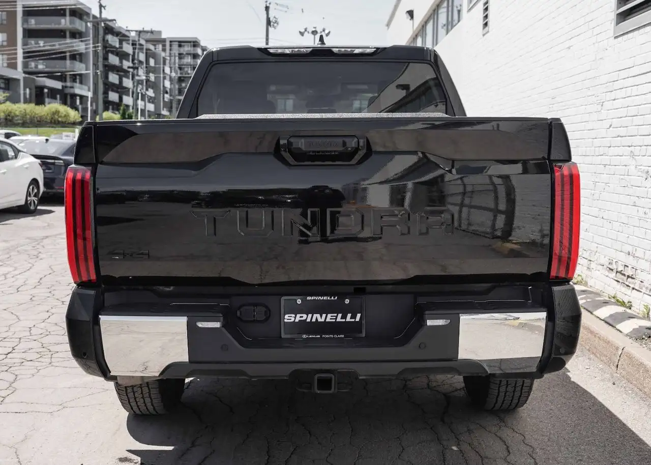 Toyota Tundra снимка Toyota Tundra