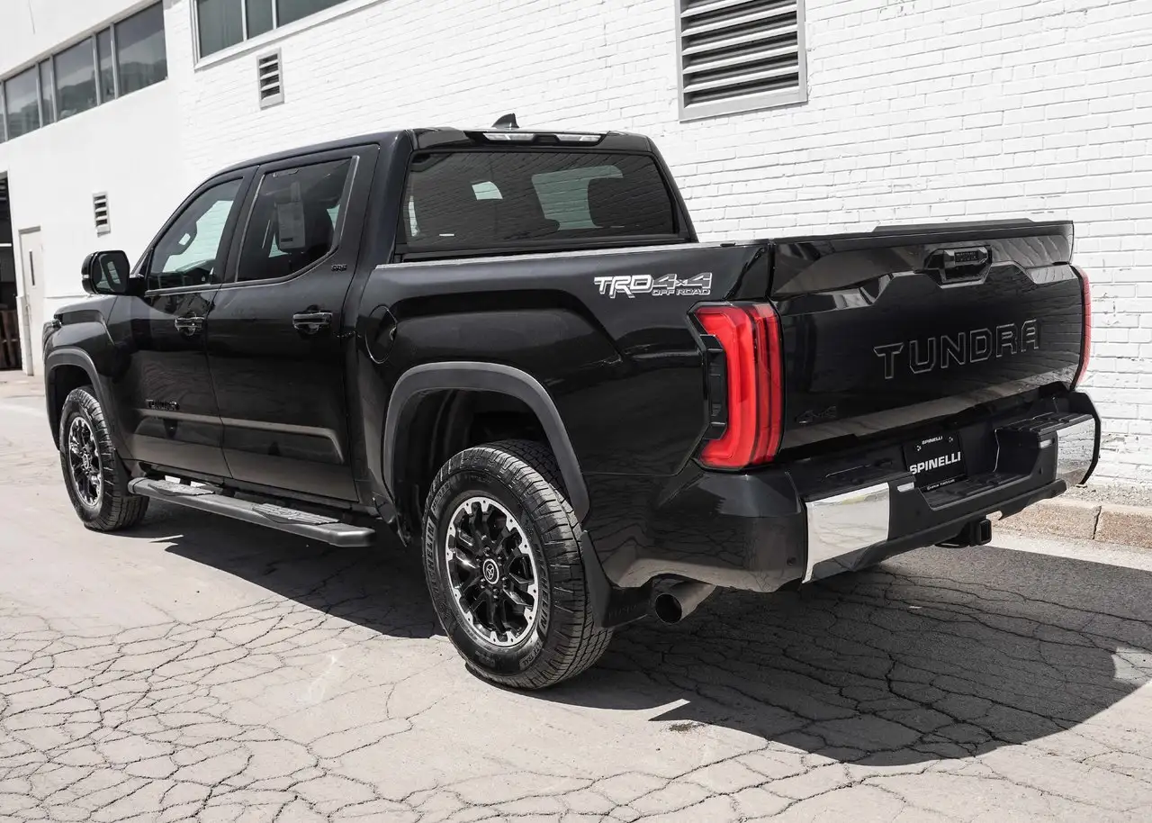 Toyota Tundra снимка Toyota Tundra