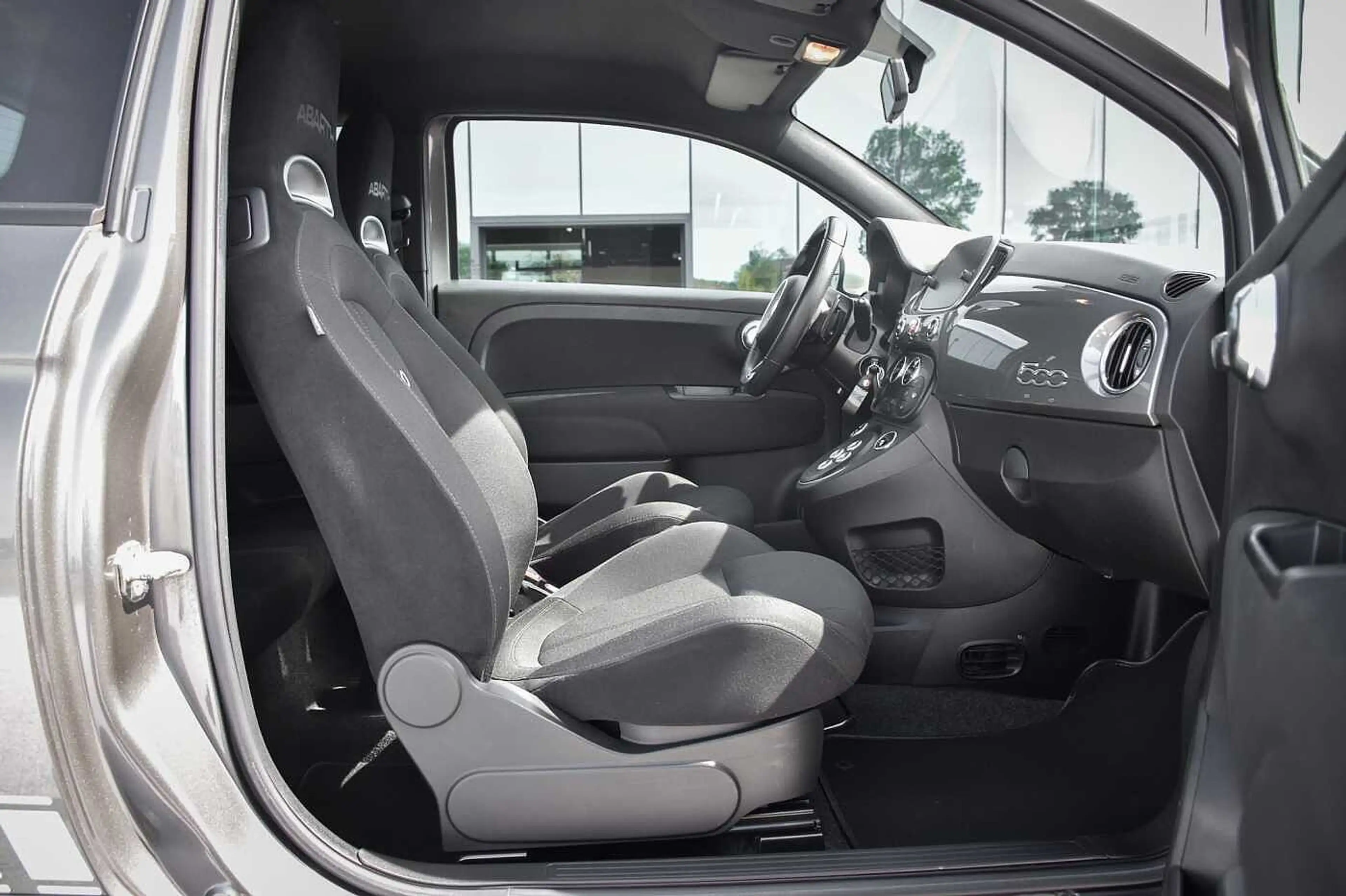 Abarth 595 1.4 T-Jet MTA Navi PDC — photo 11