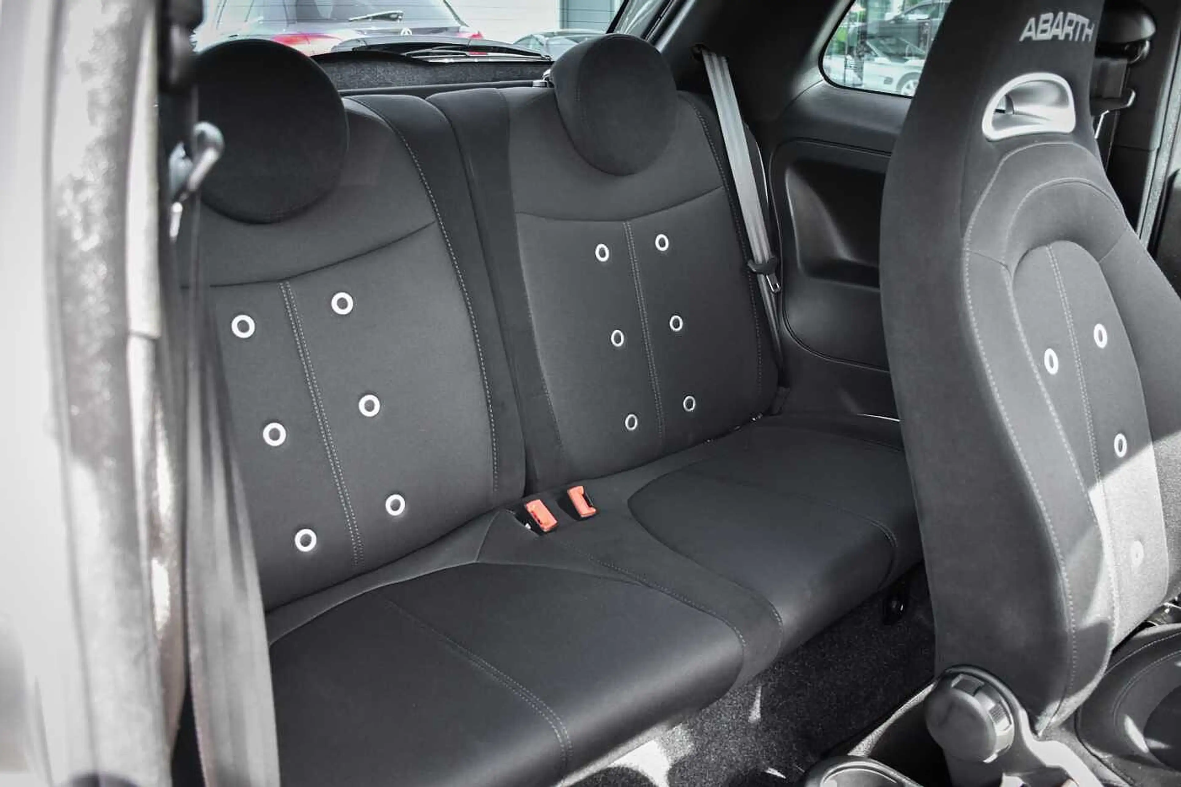 Abarth 595 1.4 T-Jet MTA Navi PDC — photo 12
