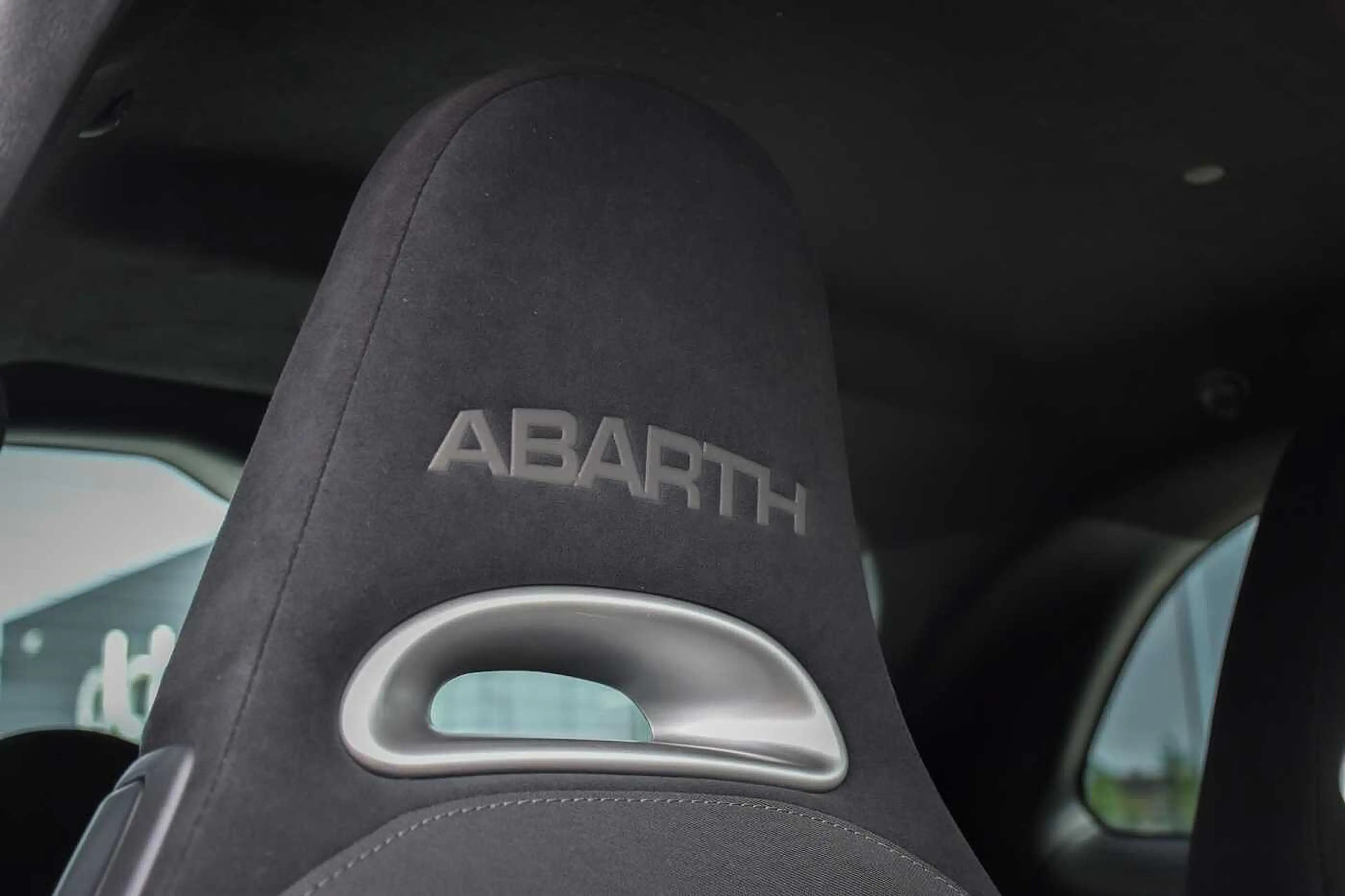 Abarth 595 1.4 T-Jet MTA Navi PDC — photo 14