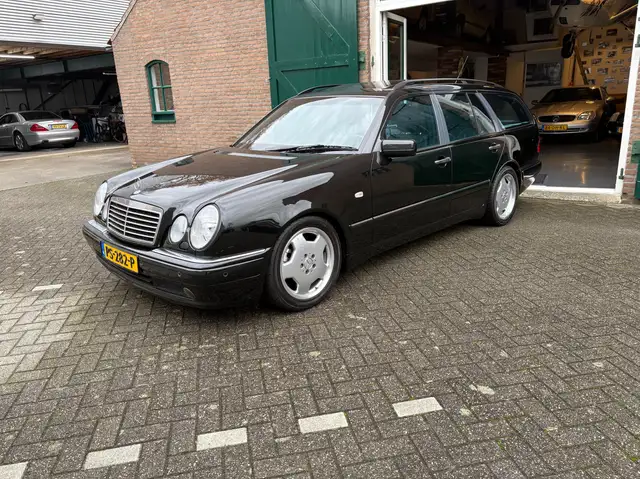 Mercedes-Benz E 55 AMG 55 AMG