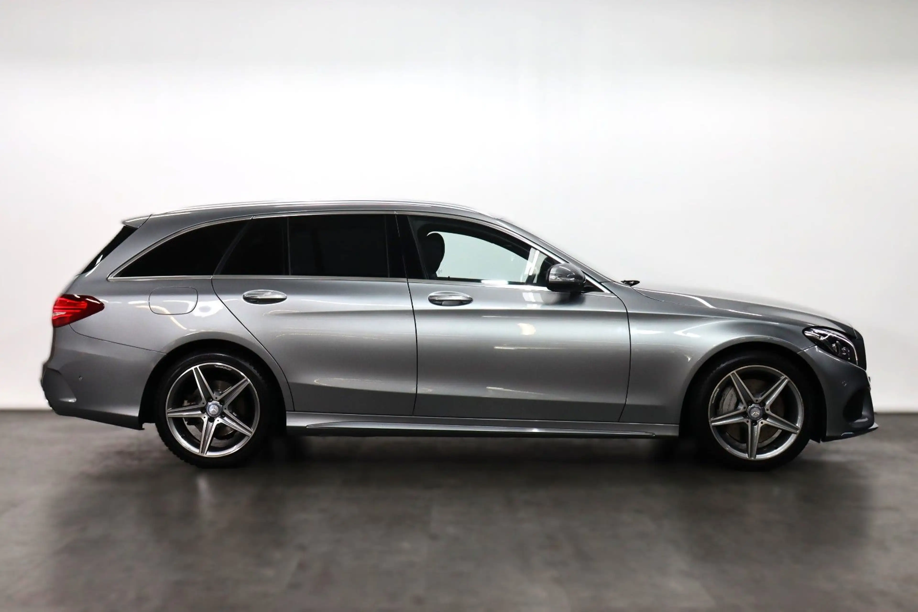 Mercedes-Benz C 250 C250 T*AMG*LEDER*AHK*STANDHEIZUNG*LED*COMAND — photo 9