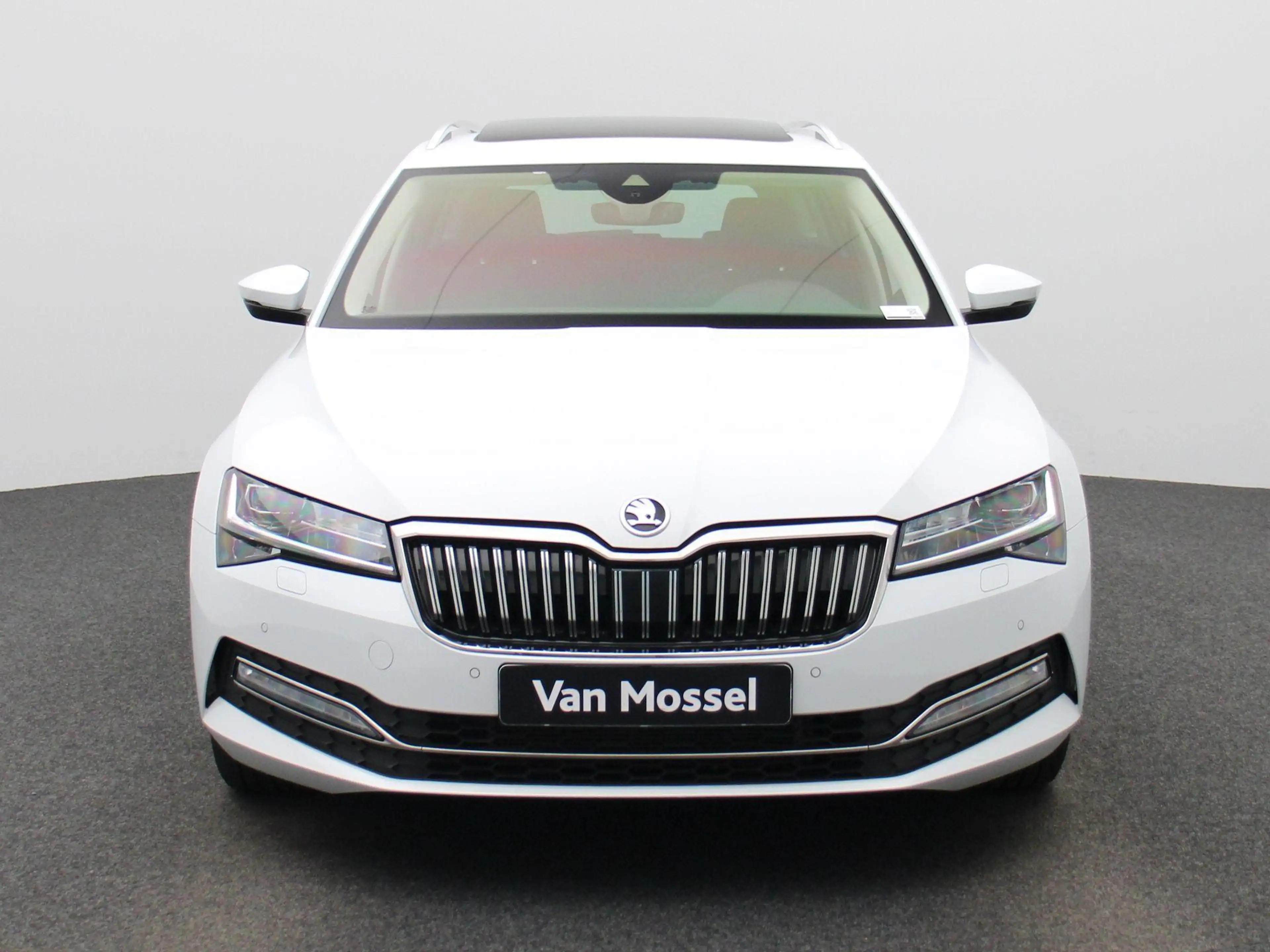 Skoda Superb 2.0 TDI SCR 140kW DSG 4x4 STYLE COMBI | Camera | P — photo 4