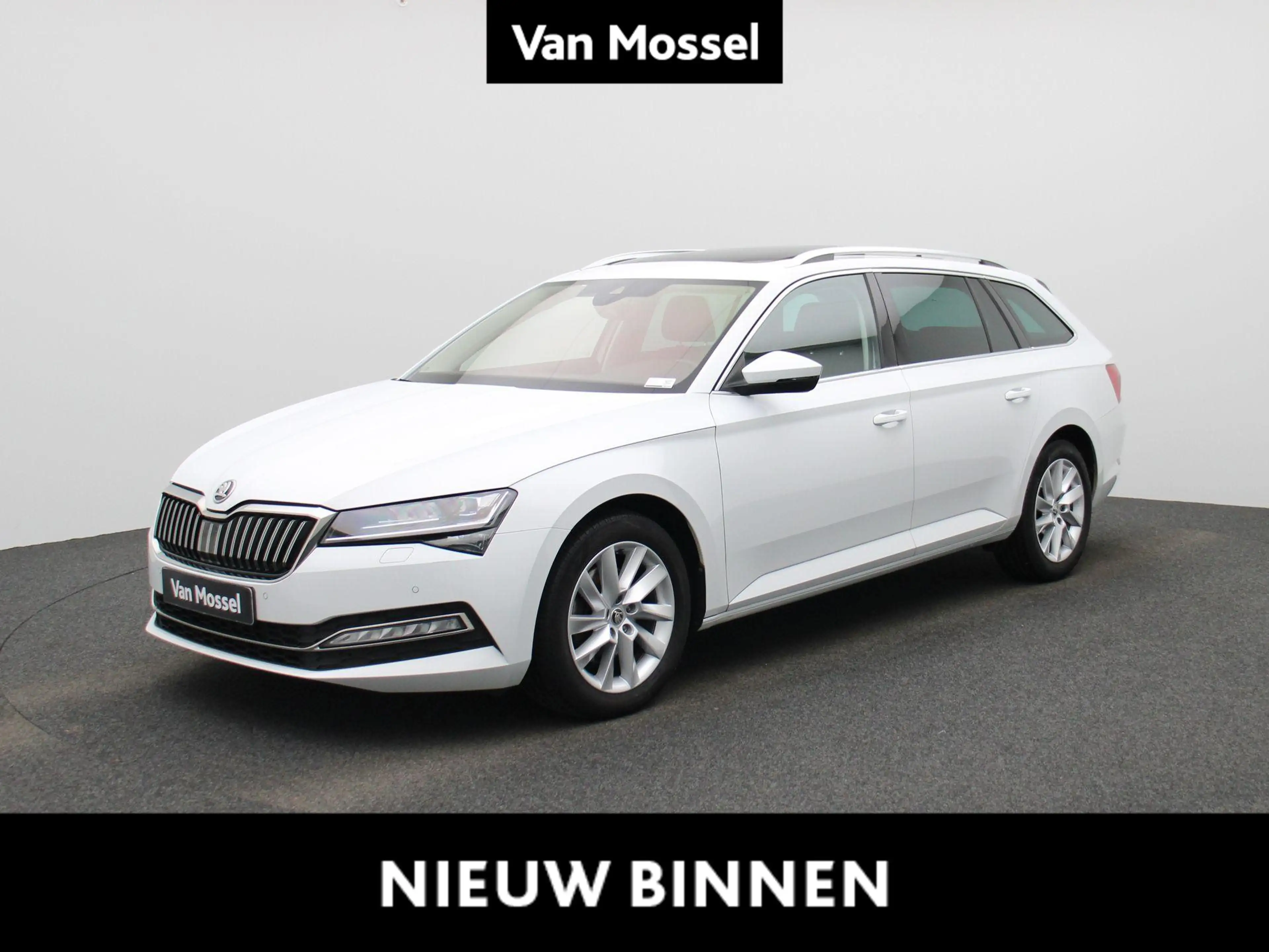 Skoda Superb 2.0 TDI SCR 140kW DSG 4x4 STYLE COMBI | Camera | P